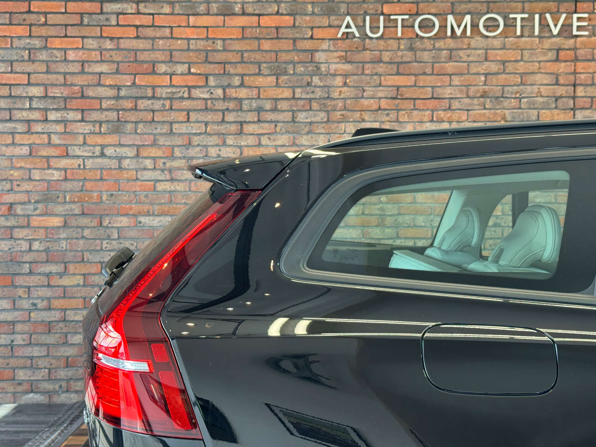 VOLVO V60 2.0 V60 Core B3 MHEV Auto 5dr #18