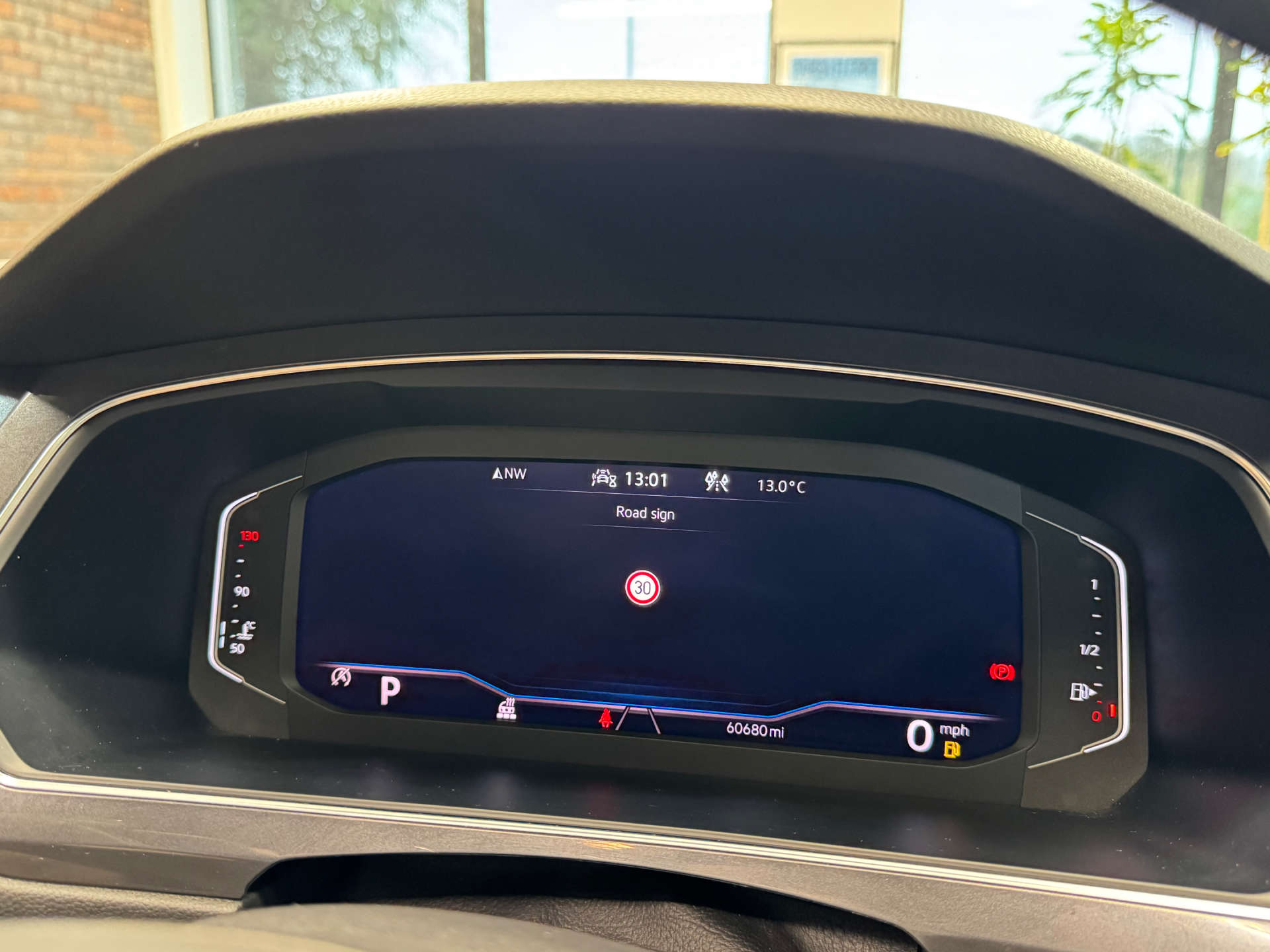 VOLKSWAGEN TIGUAN 2.0 Tiguan Allspace Elegance TDI Semi-Auto 5dr #50