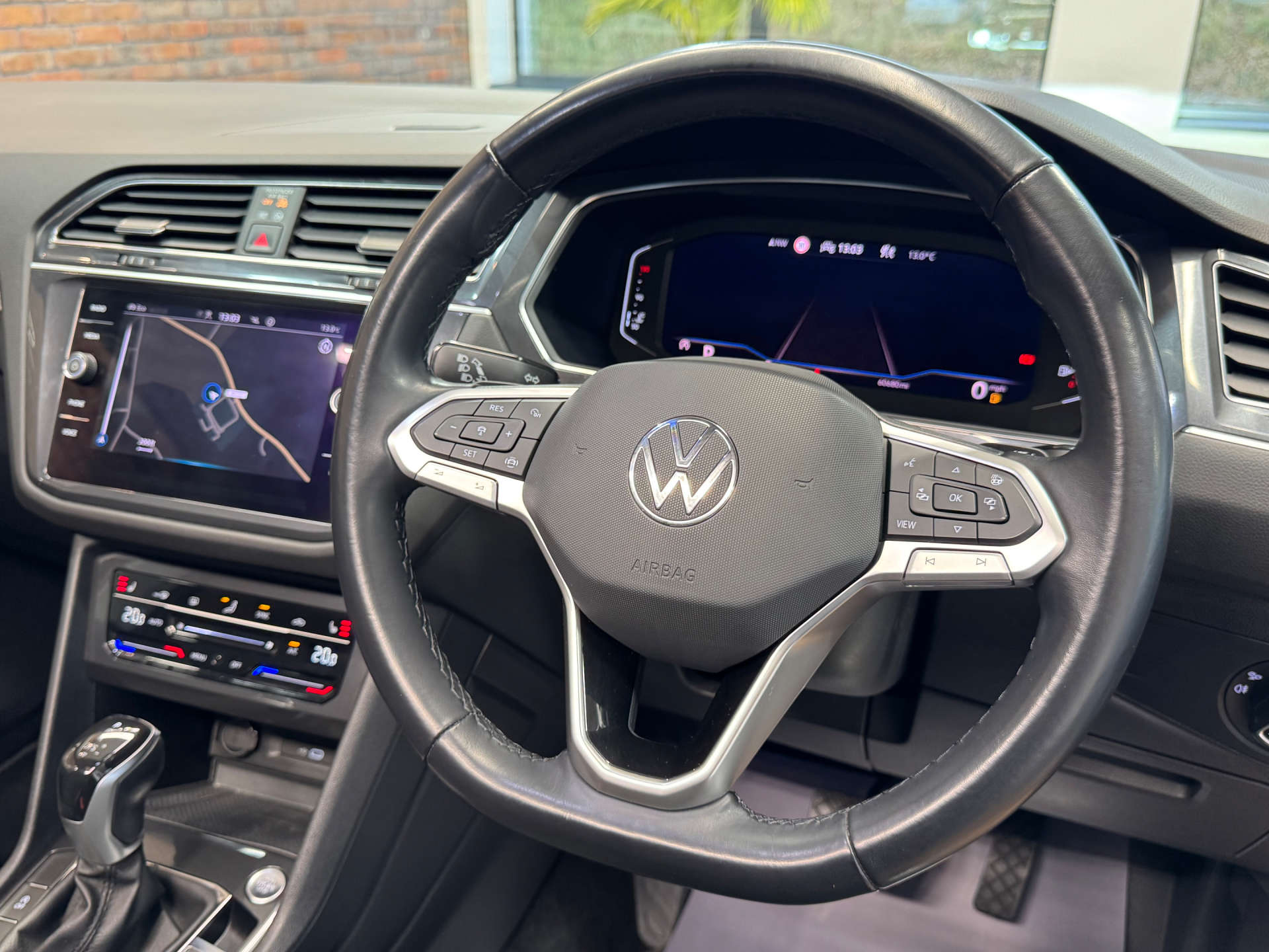 VOLKSWAGEN TIGUAN 2.0 Tiguan Allspace Elegance TDI Semi-Auto 5dr #54