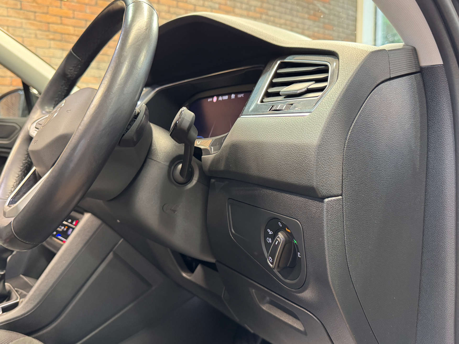 VOLKSWAGEN TIGUAN 2.0 Tiguan Allspace Elegance TDI Semi-Auto 5dr #55