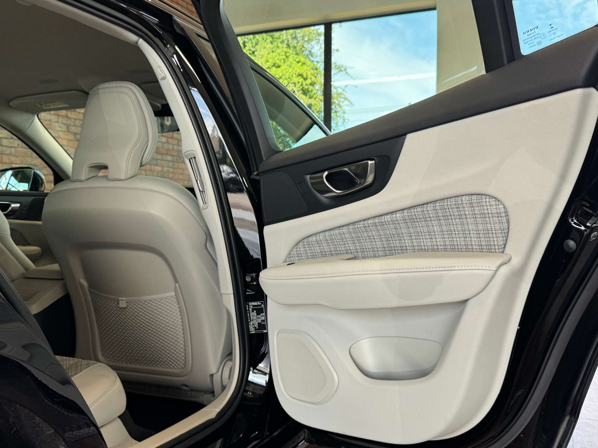 VOLVO V60 2.0 V60 Core B3 MHEV Auto 5dr #26