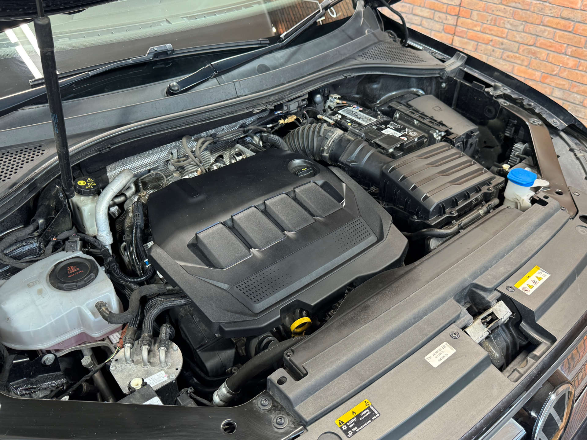 VOLKSWAGEN TIGUAN 2.0 Tiguan Allspace Elegance TDI Semi-Auto 5dr #56