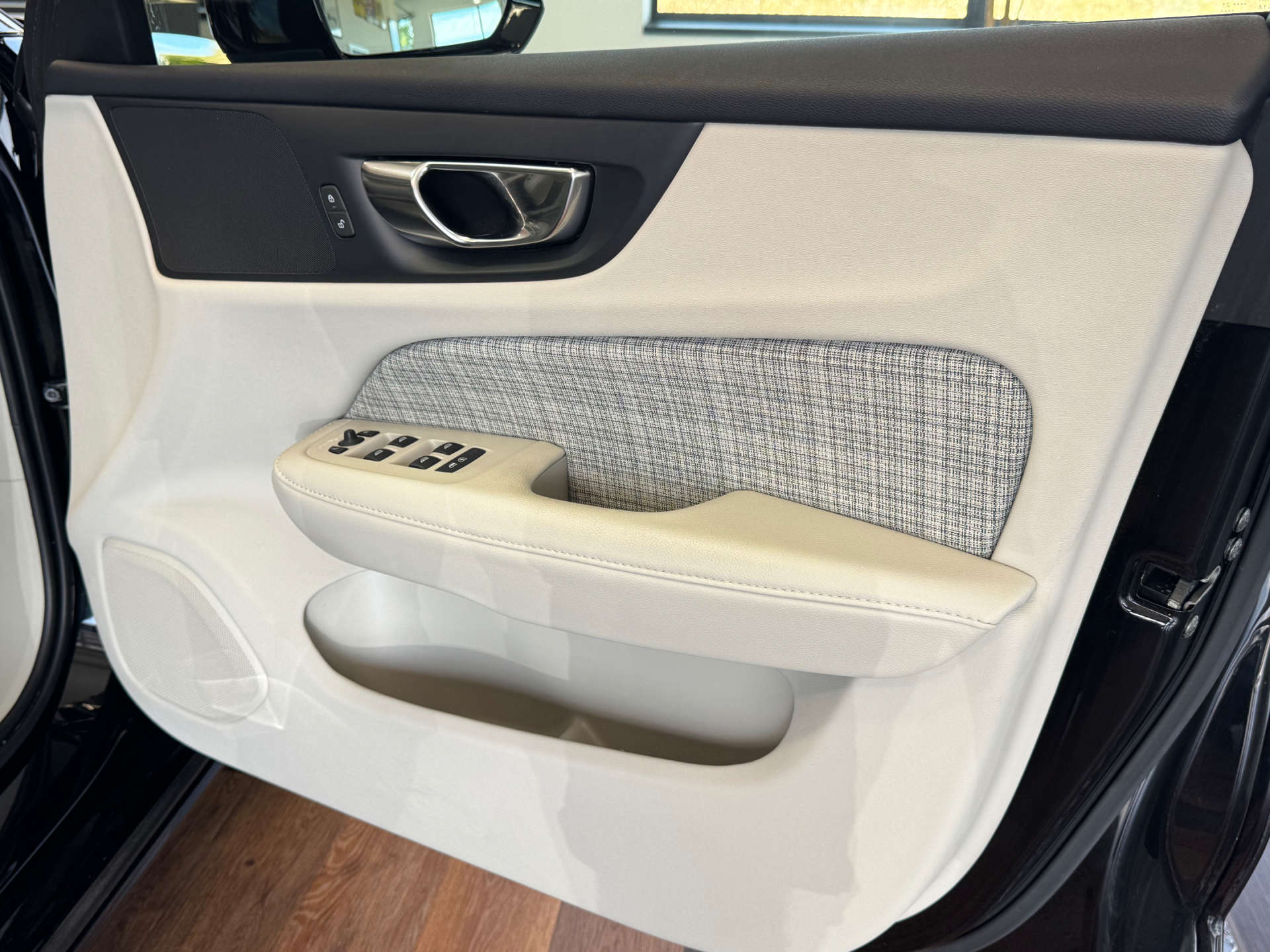 VOLVO V60 2.0 V60 Core B3 MHEV Auto 5dr #30