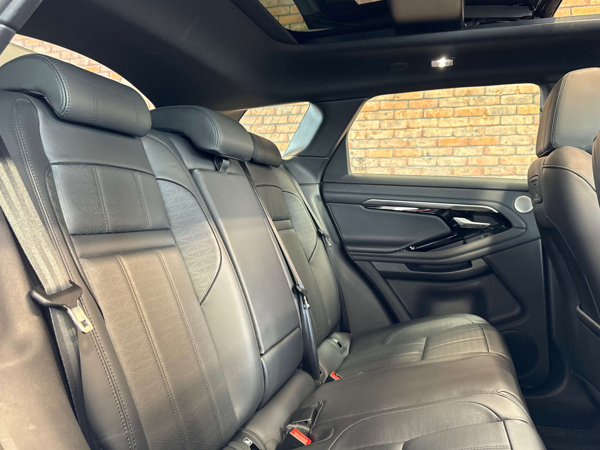 LAND ROVER RANGE ROVER EVOQUE 2.0 Range Rover Evoque R-Dynamic HSE Auto 4WD 5dr #32