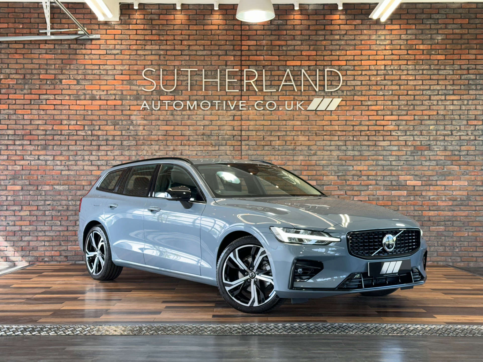 VOLVO V60 2.0 V60 + B3 MHEV Auto 5dr #0