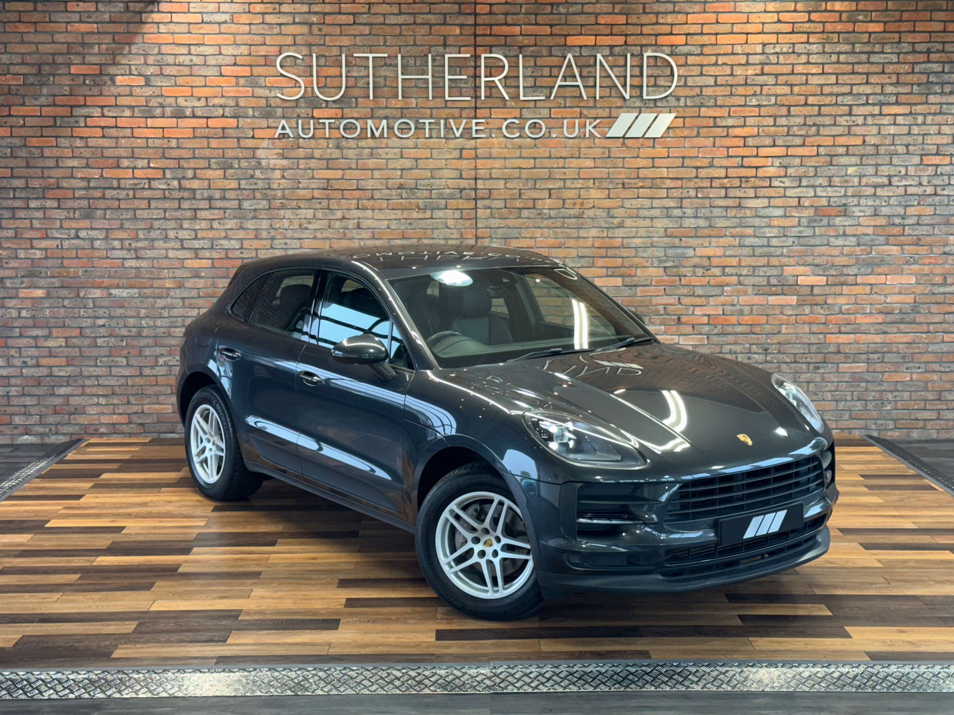 PORSCHE MACAN 2.0 Macan Semi-Auto 4WD 5dr #1