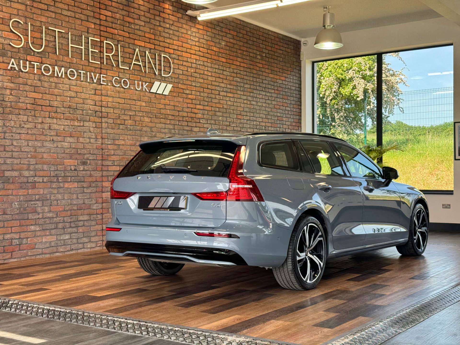 VOLVO V60 2.0 V60 + B3 MHEV Auto 5dr #6