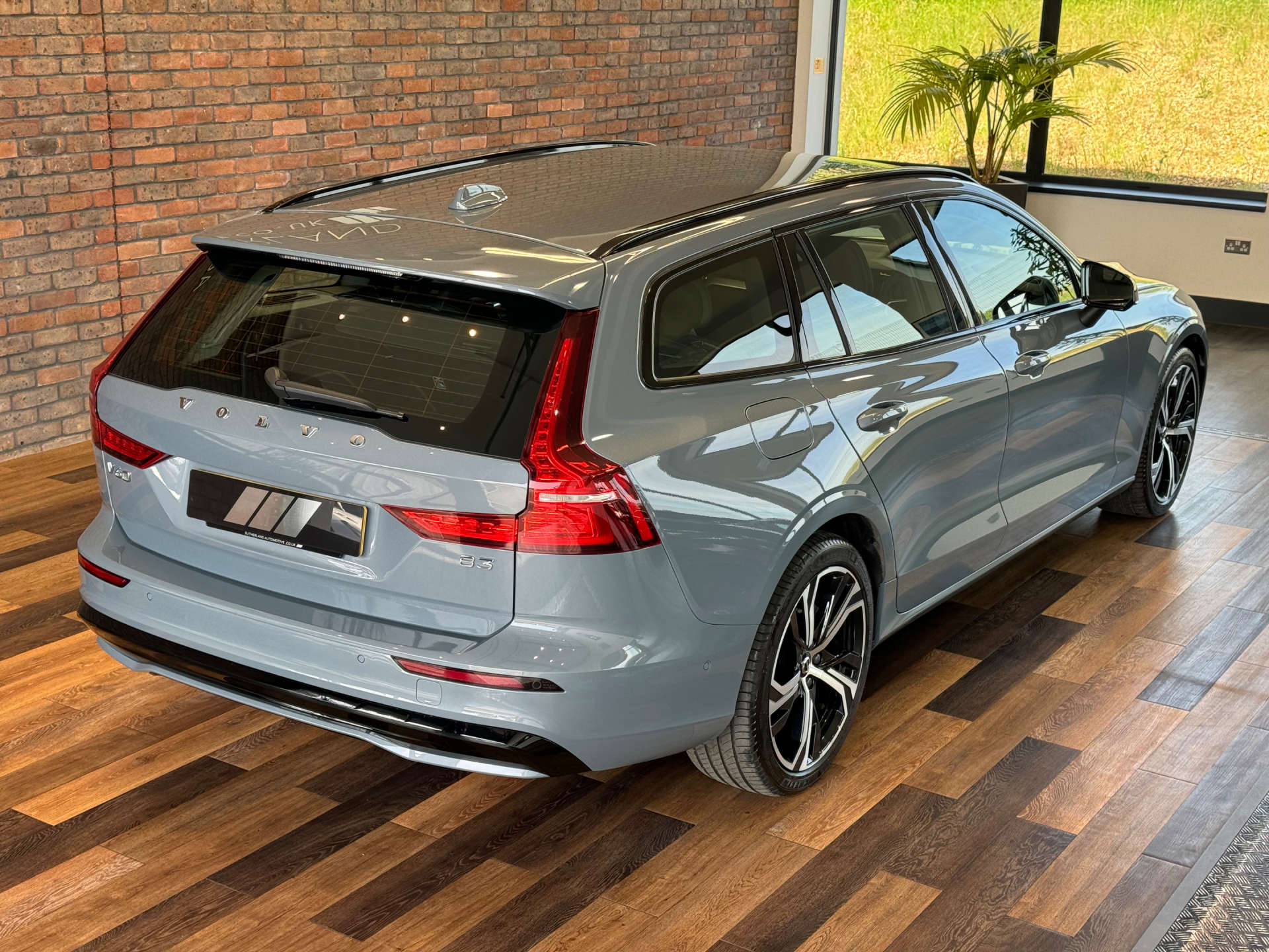 VOLVO V60 2.0 V60 + B3 MHEV Auto 5dr #7