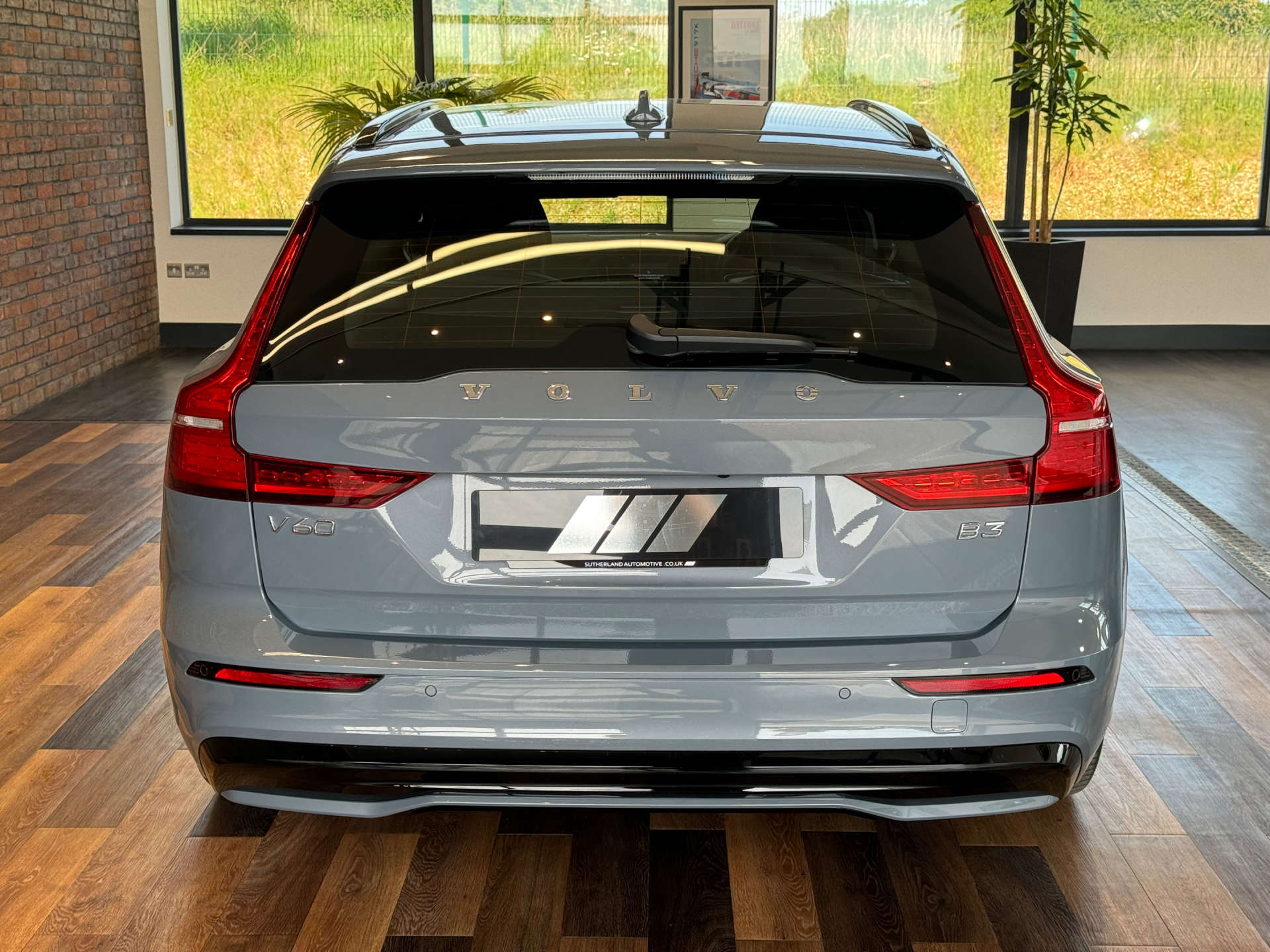 VOLVO V60 2.0 V60 + B3 MHEV Auto 5dr #8
