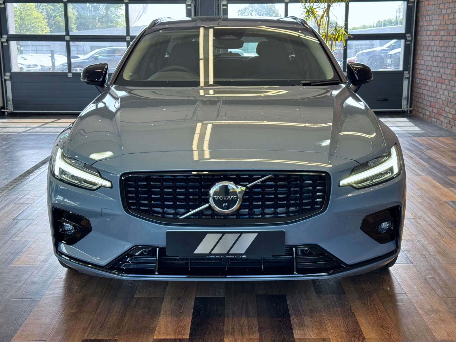 VOLVO V60 2.0 V60 + B3 MHEV Auto 5dr #10