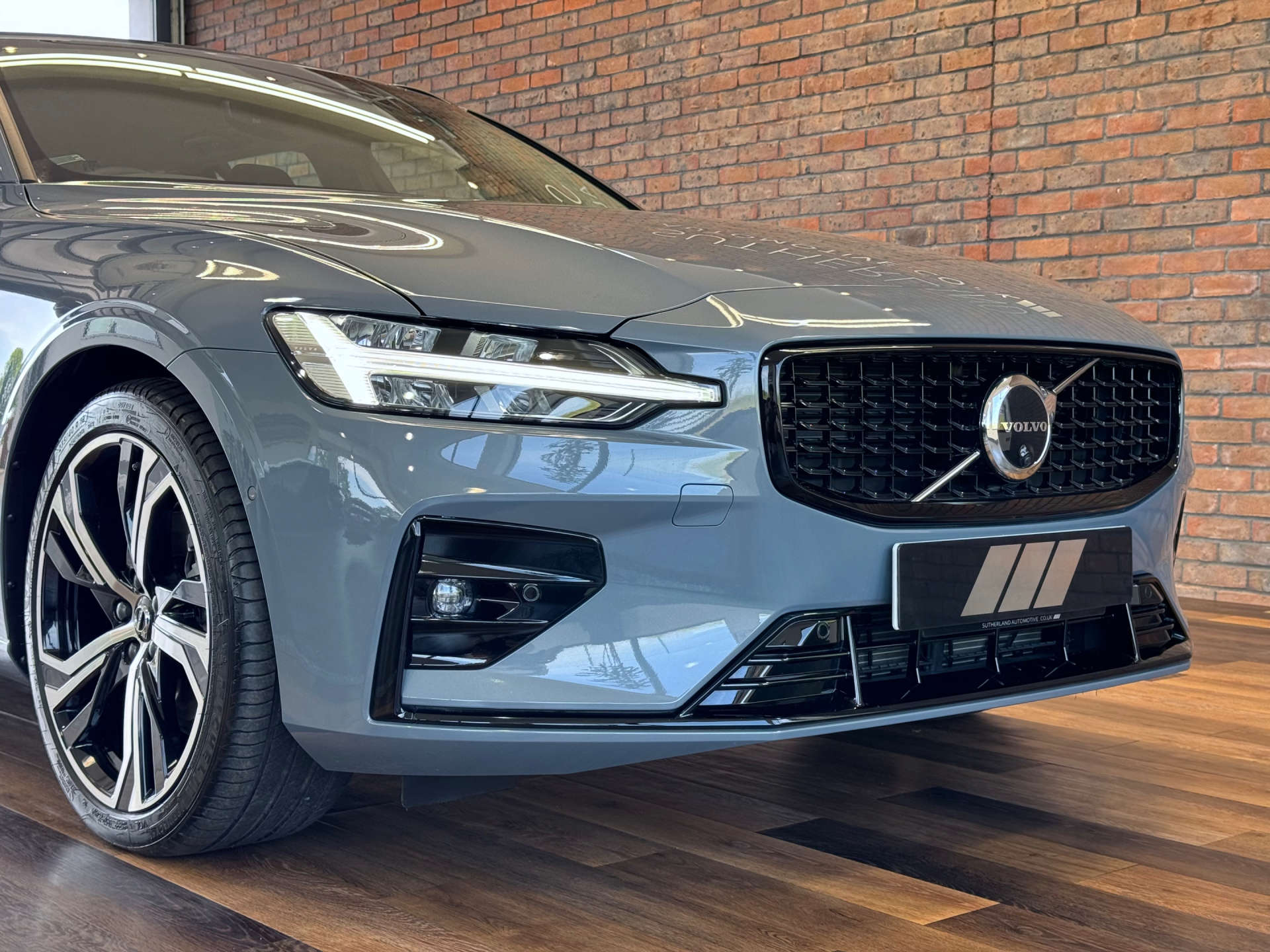 VOLVO V60 2.0 V60 + B3 MHEV Auto 5dr #12