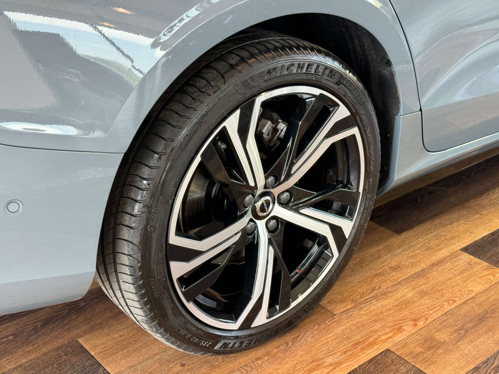 VOLVO V60 2.0 V60 + B3 MHEV Auto 5dr #18