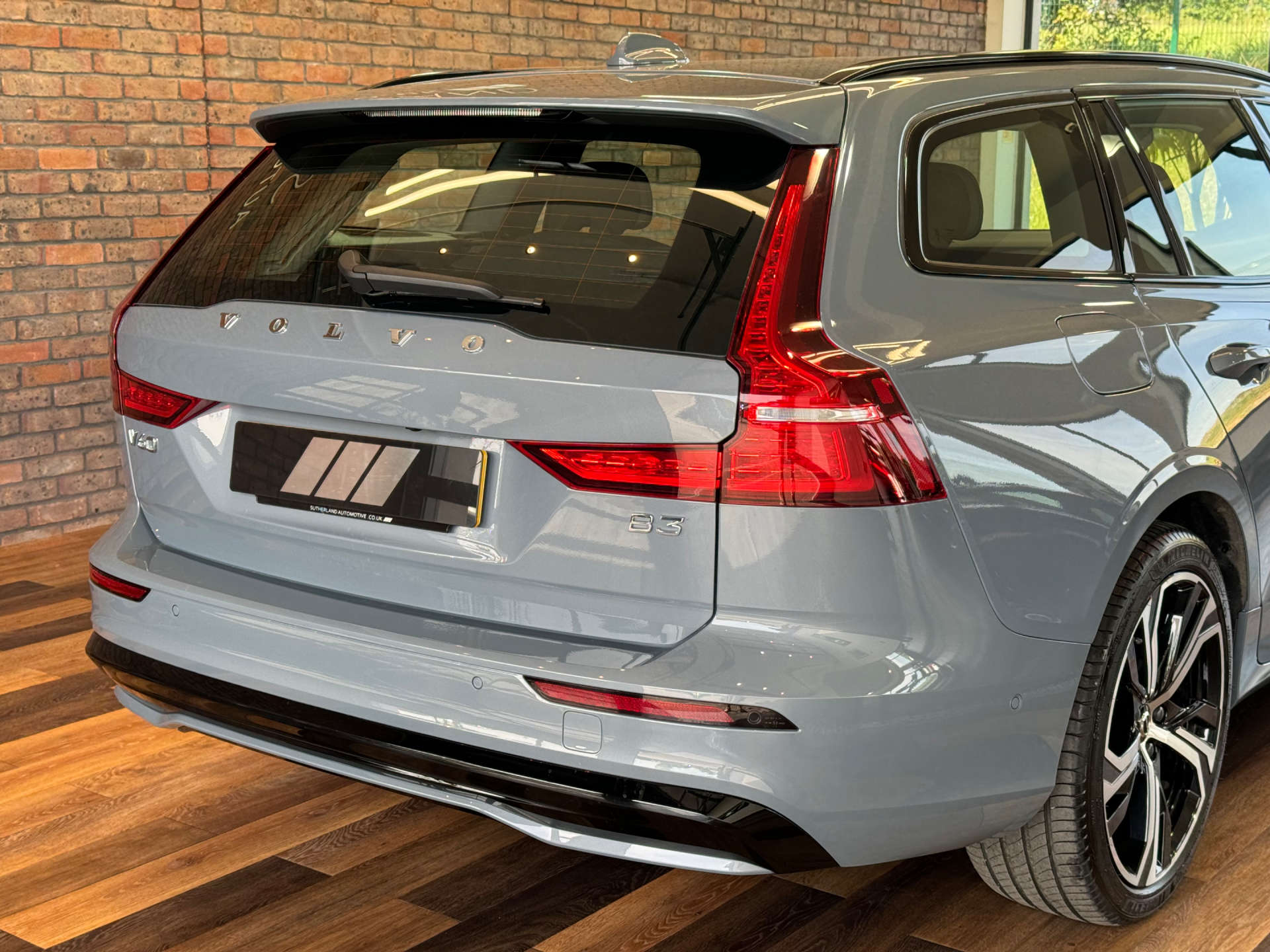 VOLVO V60 2.0 V60 + B3 MHEV Auto 5dr #21