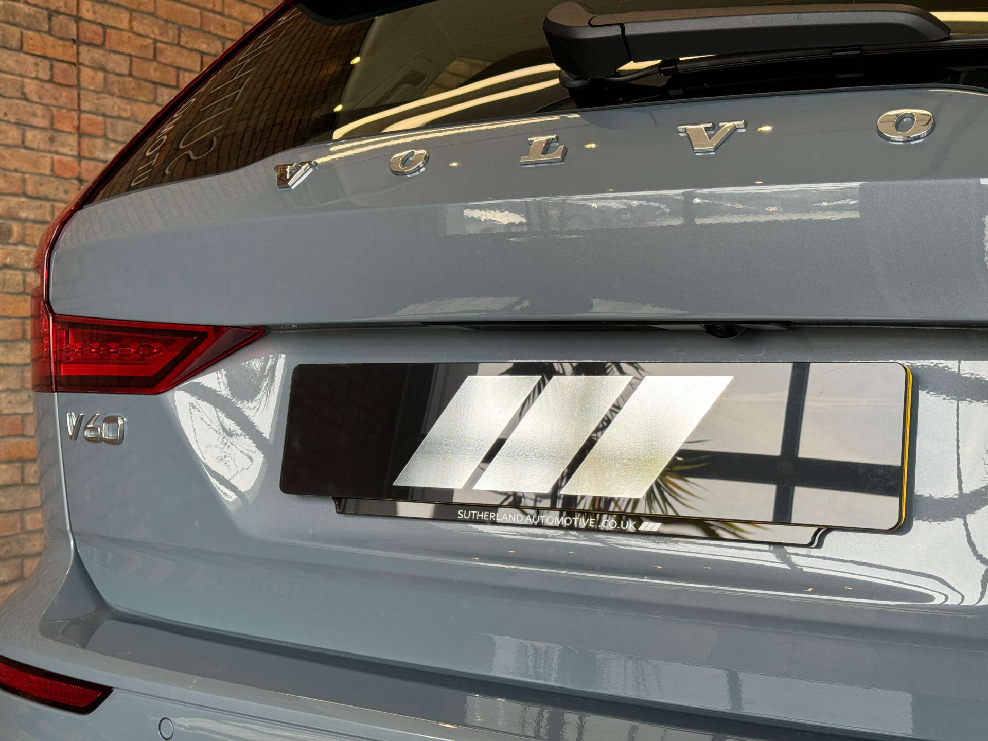 VOLVO V60 2.0 V60 + B3 MHEV Auto 5dr #22