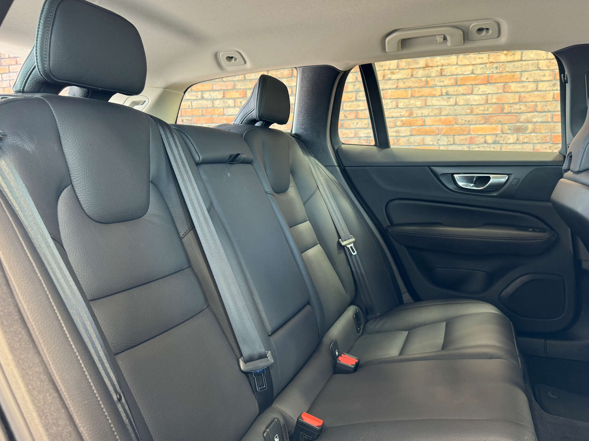 VOLVO V60 2.0 V60 + B3 MHEV Auto 5dr #28