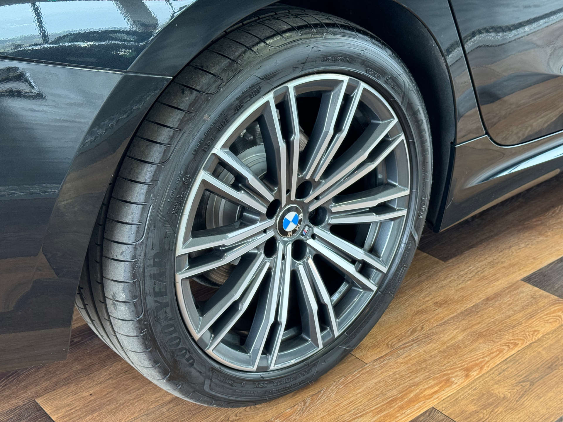BMW 3 SERIES 2.0 320d M Sport Auto 5dr #27