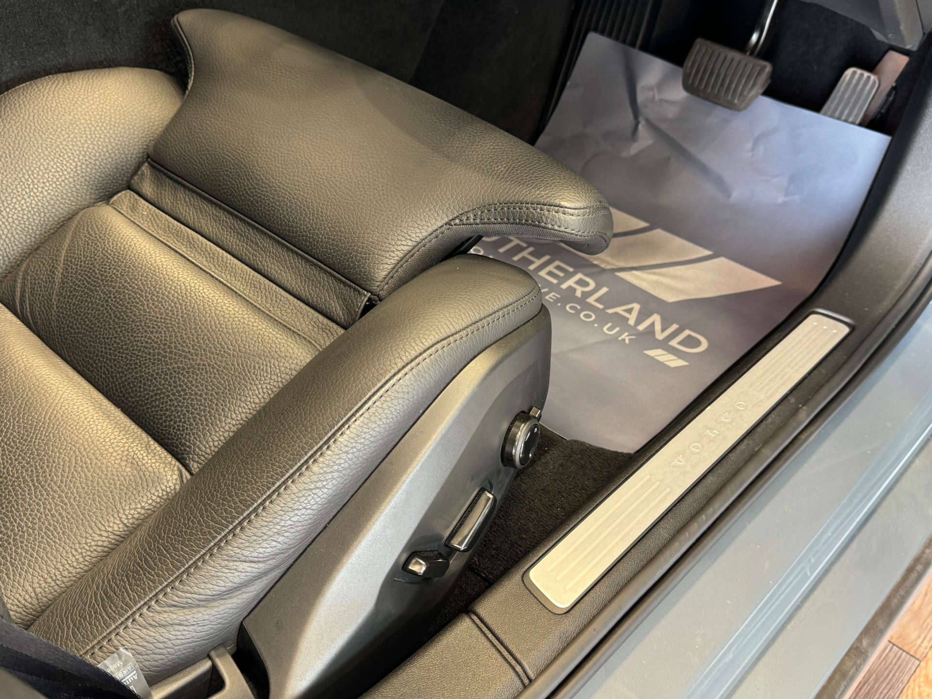 VOLVO V60 2.0 V60 + B3 MHEV Auto 5dr #34