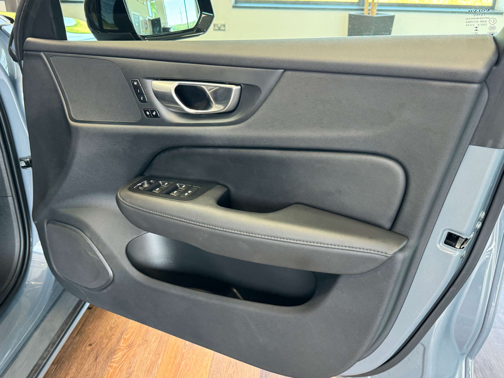 VOLVO V60 2.0 V60 + B3 MHEV Auto 5dr #36