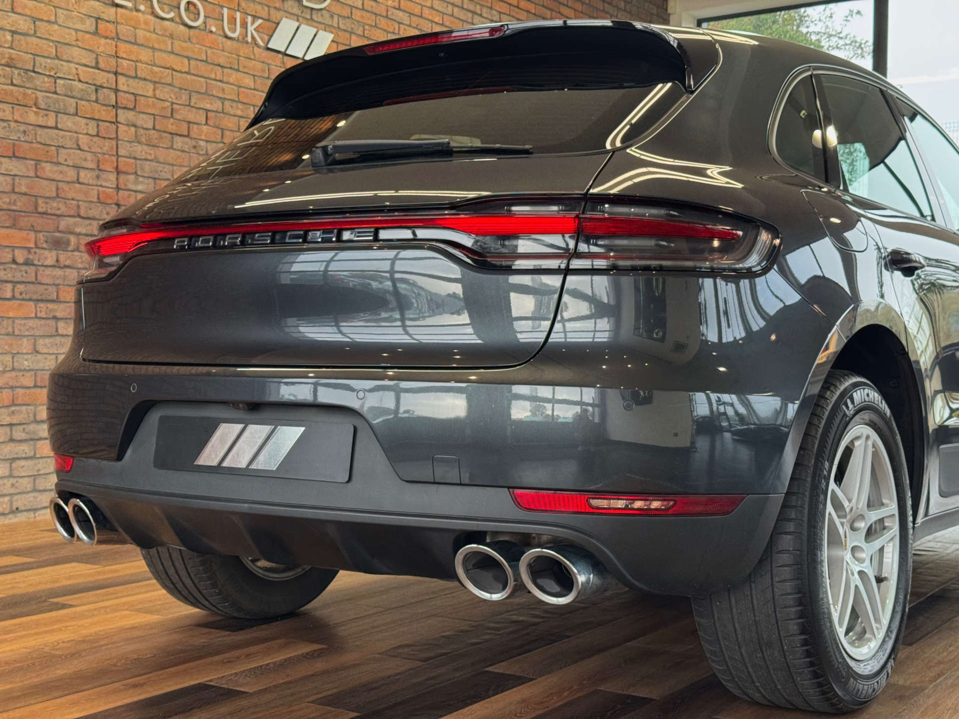 PORSCHE MACAN 2.0 Macan Semi-Auto 4WD 5dr #12