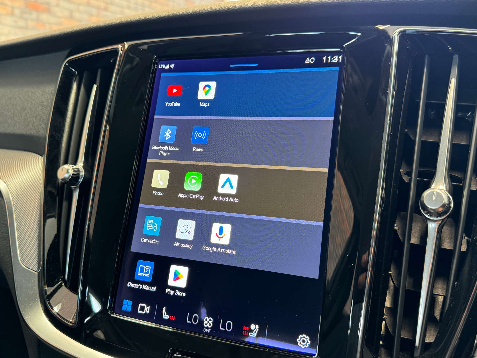 VOLVO V60 2.0 V60 + B3 MHEV Auto 5dr #42