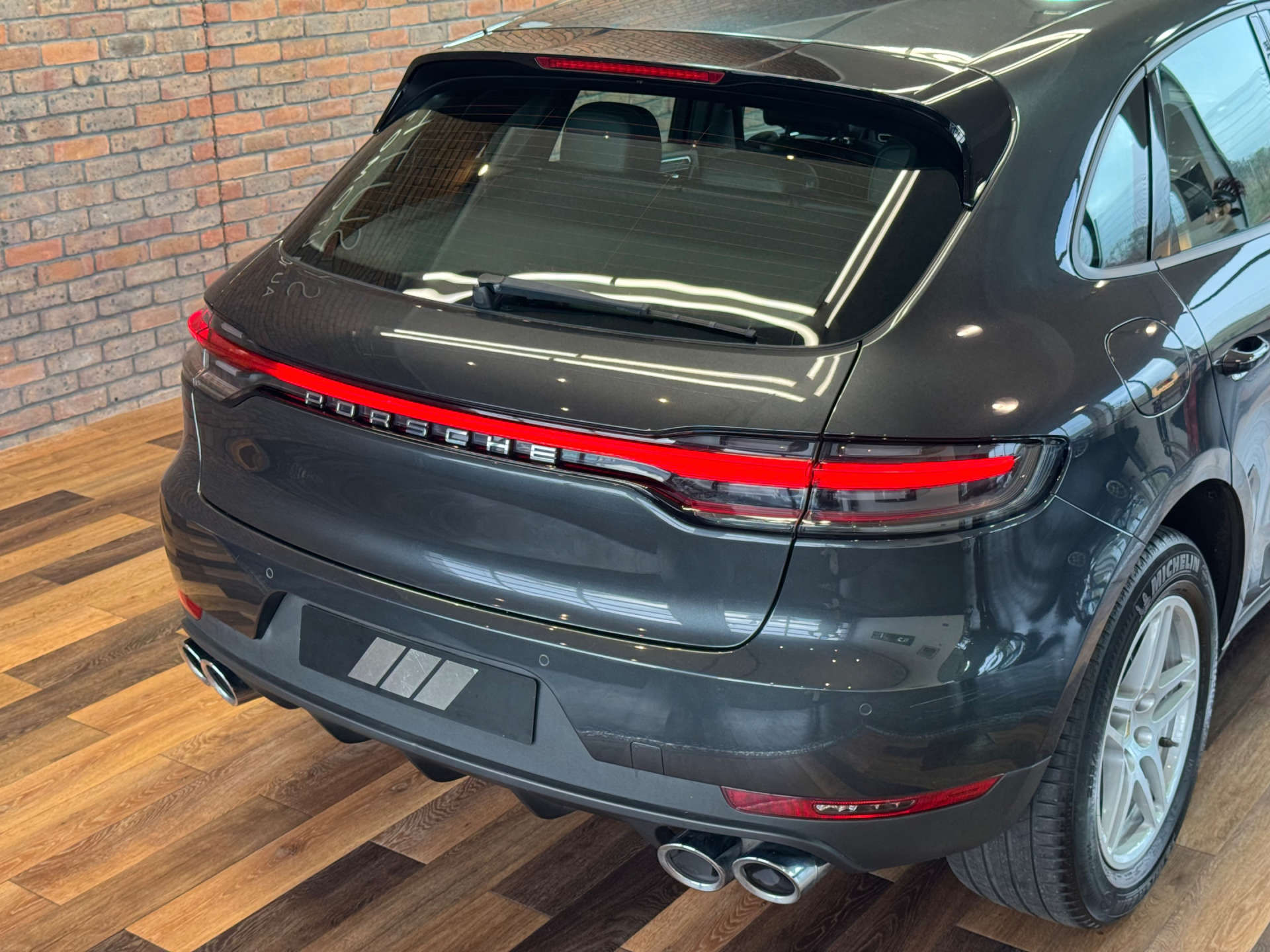 PORSCHE MACAN 2.0 Macan Semi-Auto 4WD 5dr #13