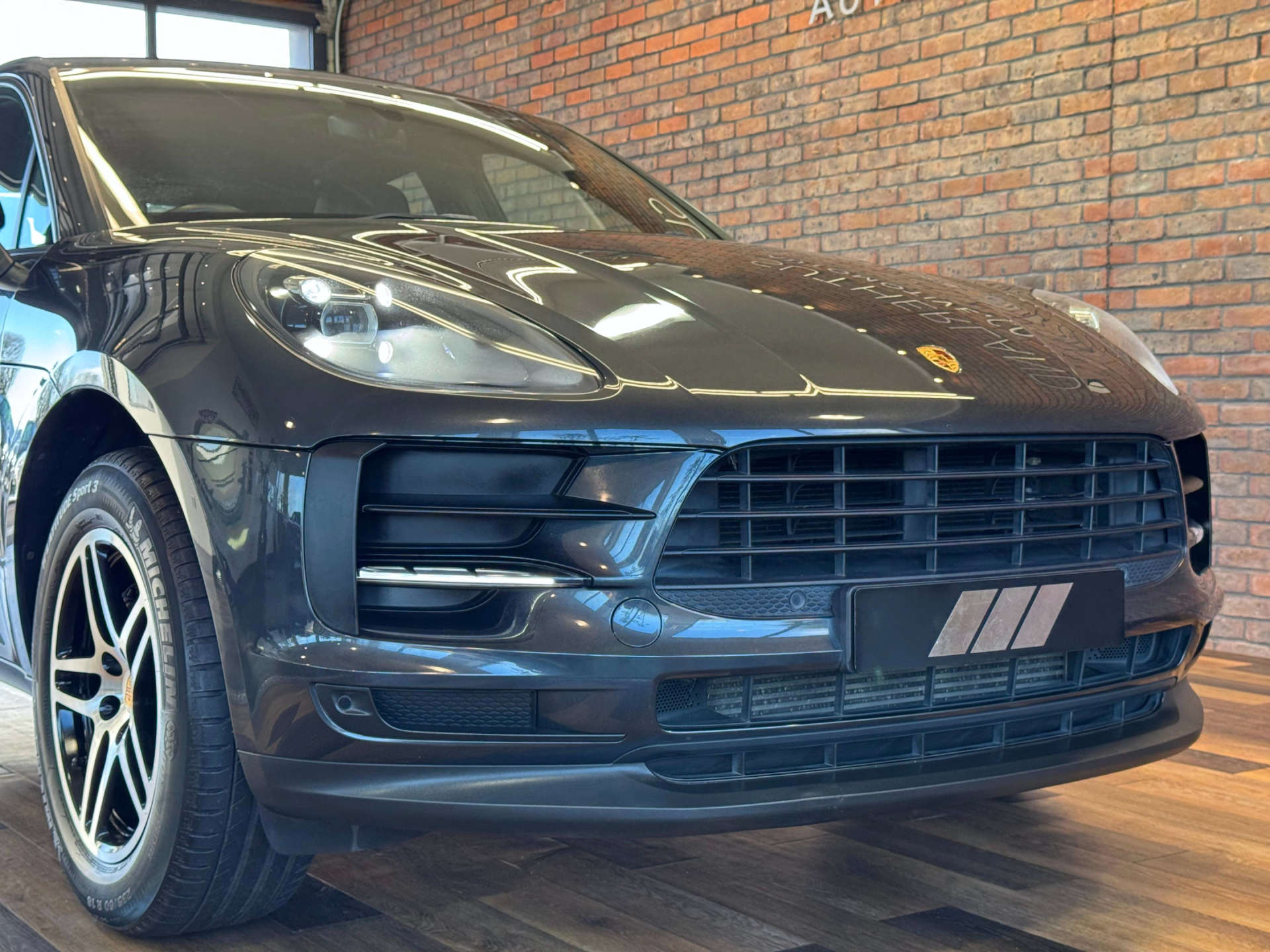 PORSCHE MACAN 2.0 Macan Semi-Auto 4WD 5dr #8