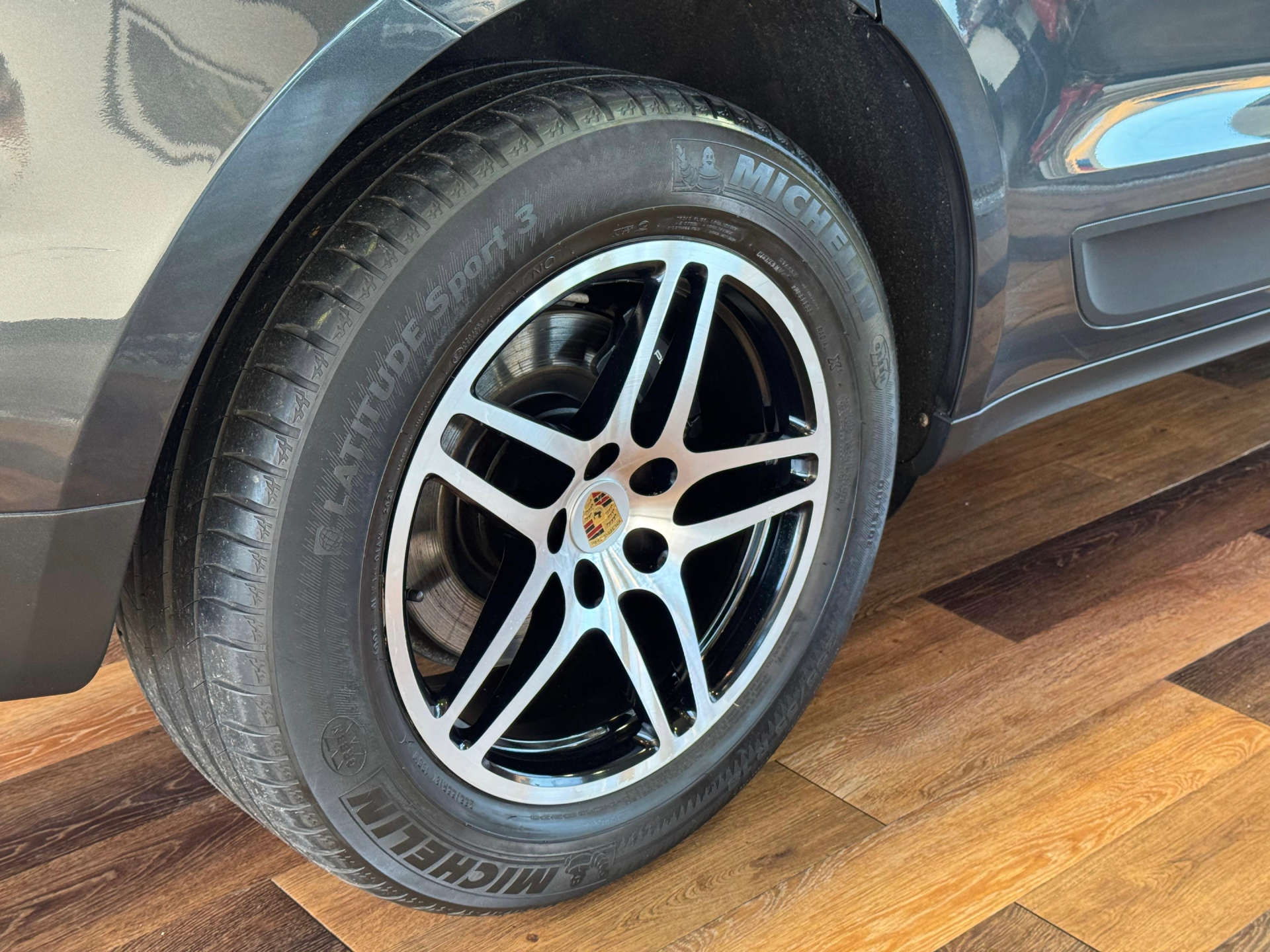 PORSCHE MACAN 2.0 Macan Semi-Auto 4WD 5dr #12