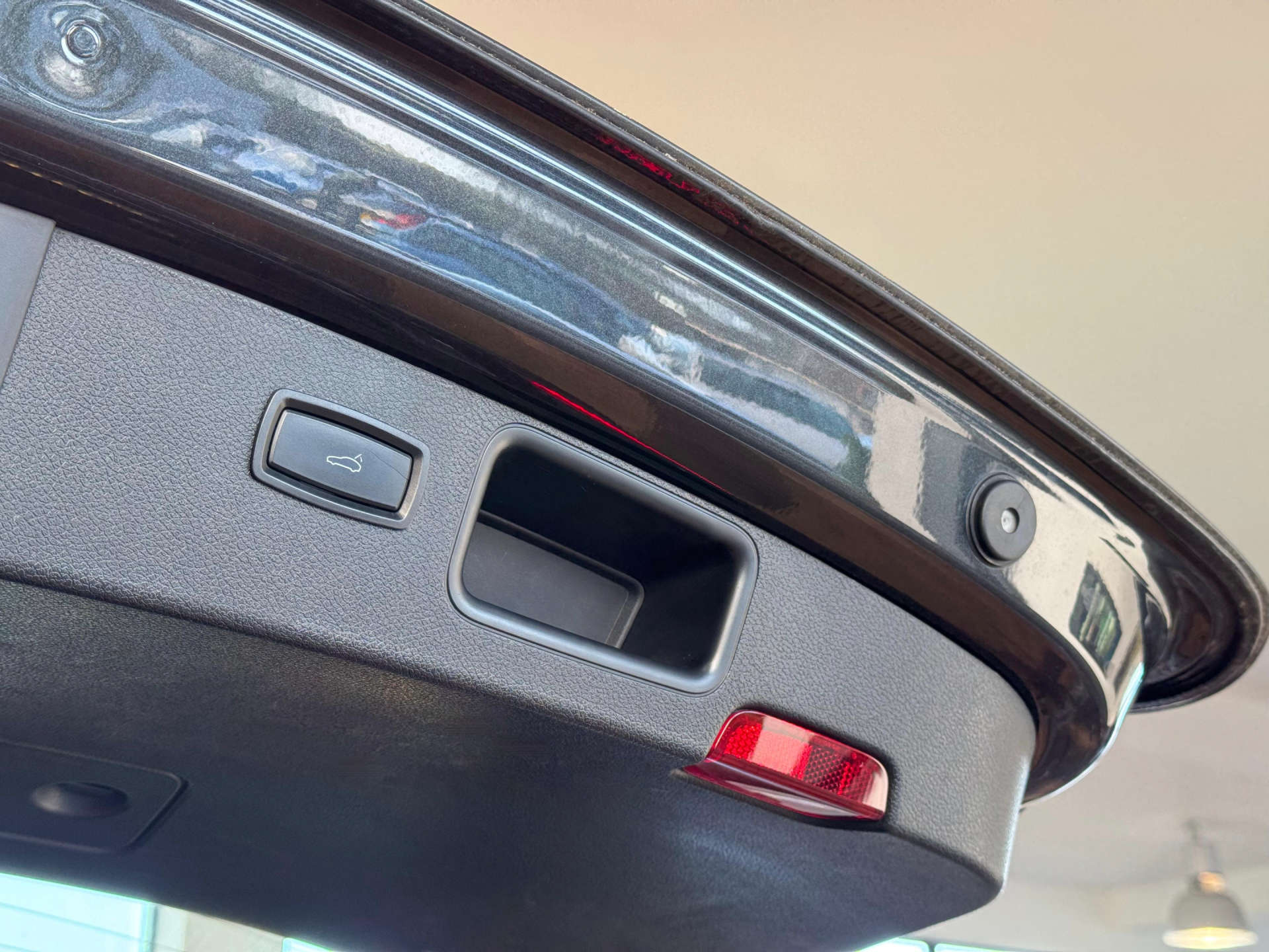 PORSCHE MACAN 2.0 Macan Semi-Auto 4WD 5dr #16