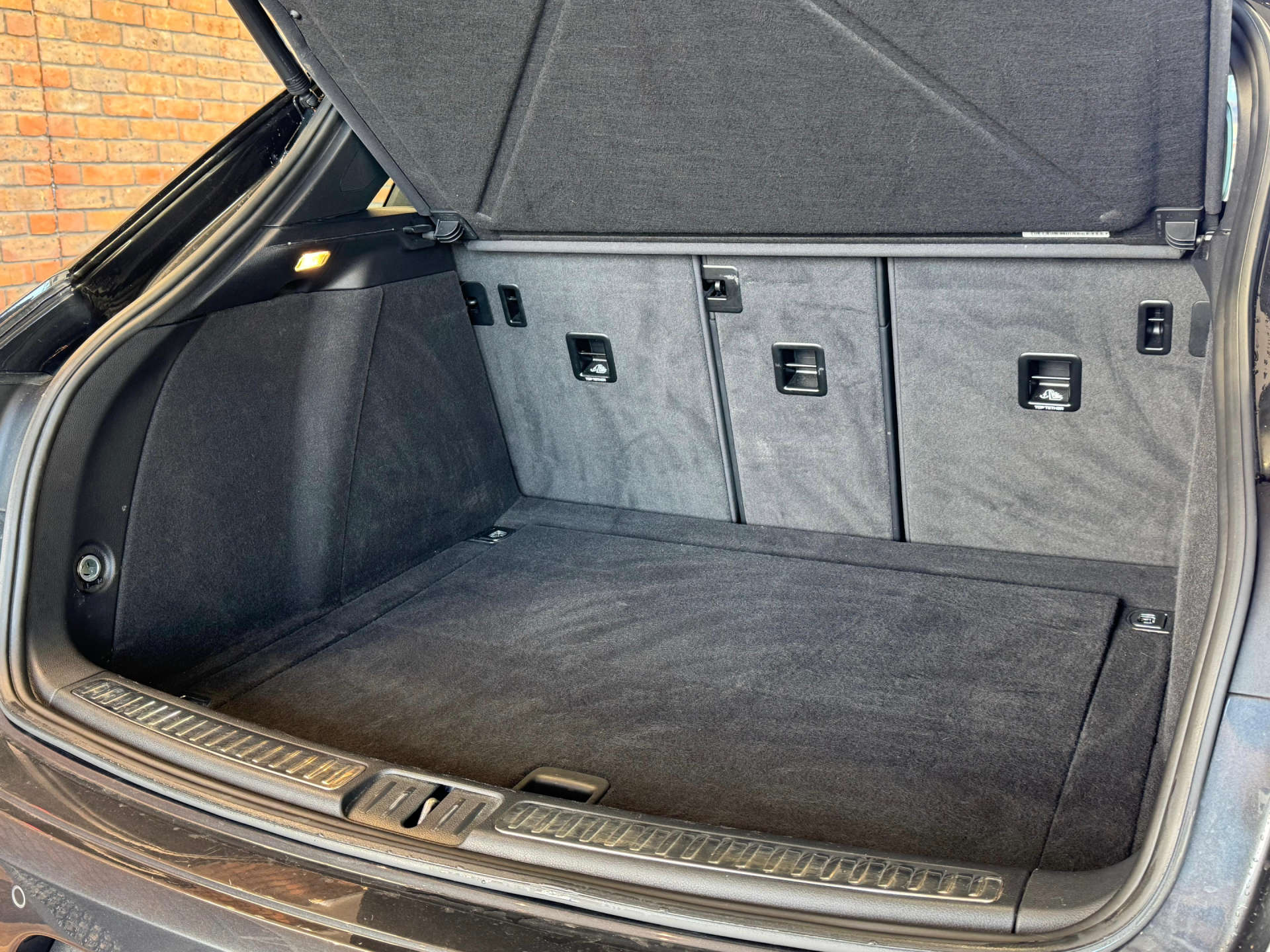 PORSCHE MACAN 2.0 Macan Semi-Auto 4WD 5dr #17