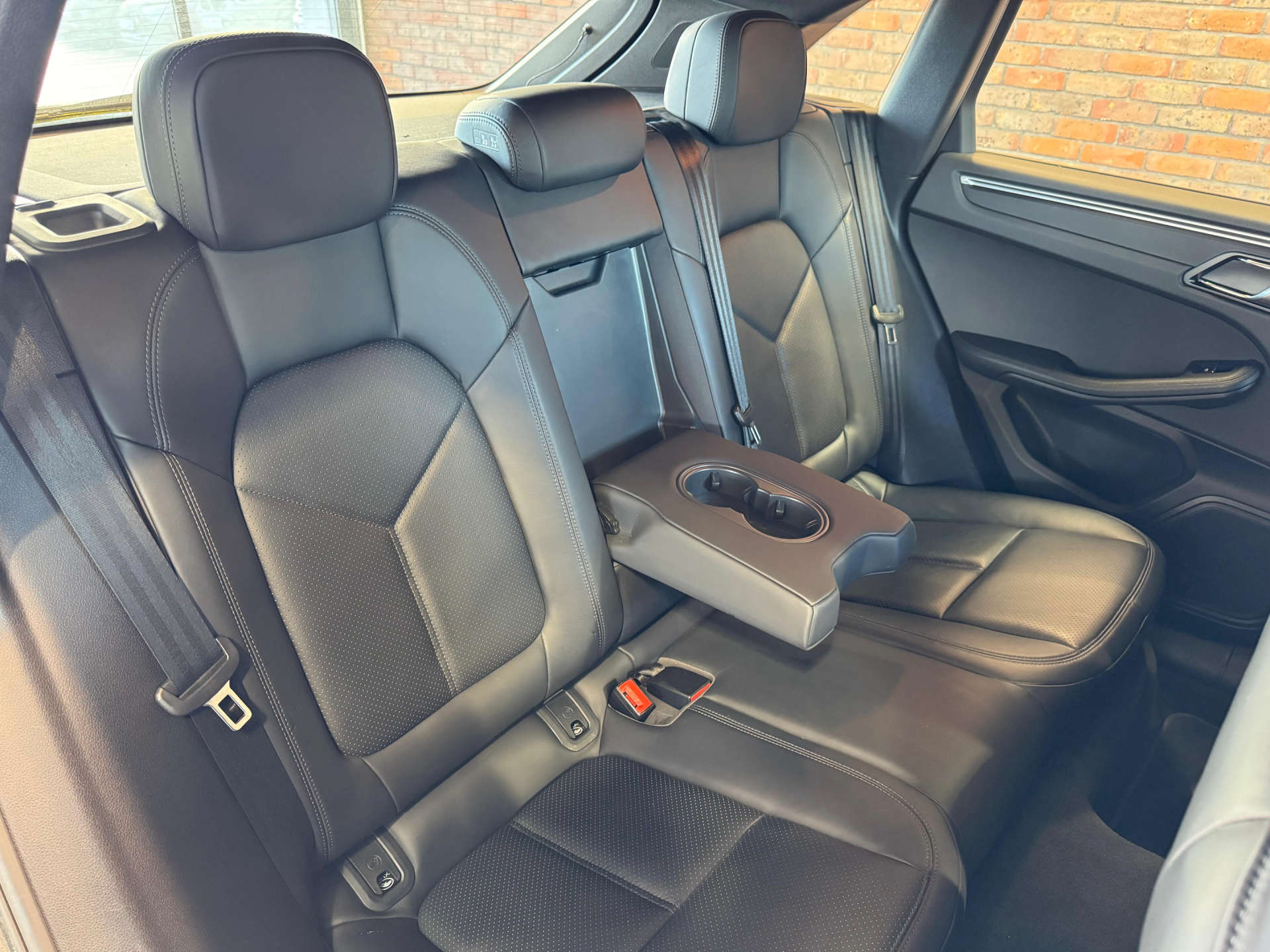 PORSCHE MACAN 2.0 Macan Semi-Auto 4WD 5dr #20