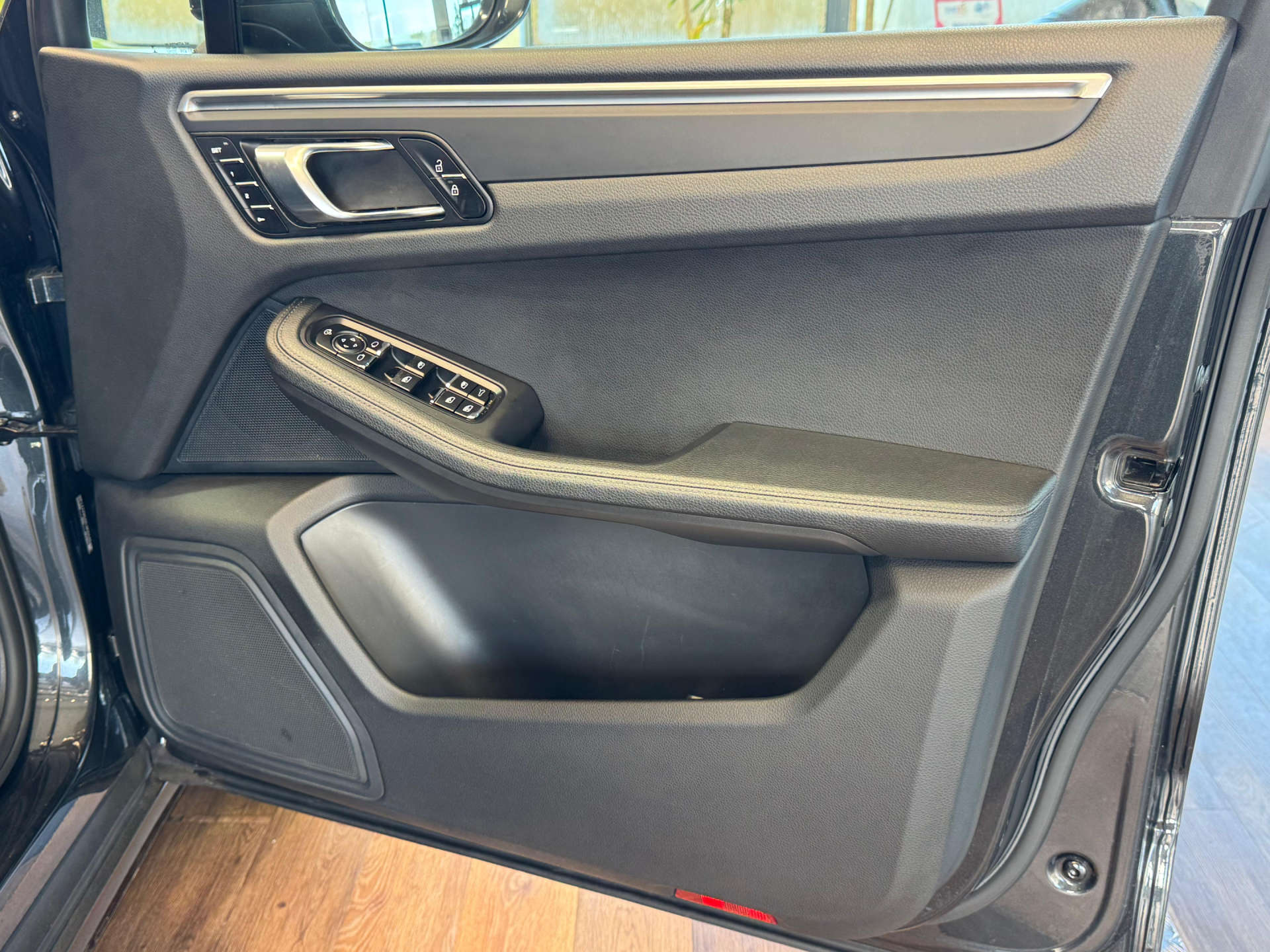 PORSCHE MACAN 2.0 Macan Semi-Auto 4WD 5dr #28