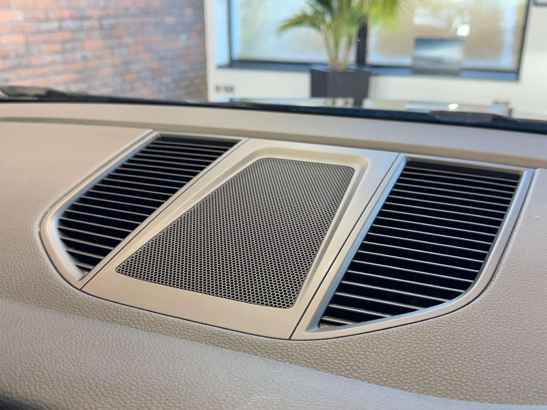 PORSCHE MACAN 2.0 Macan Semi-Auto 4WD 5dr #29