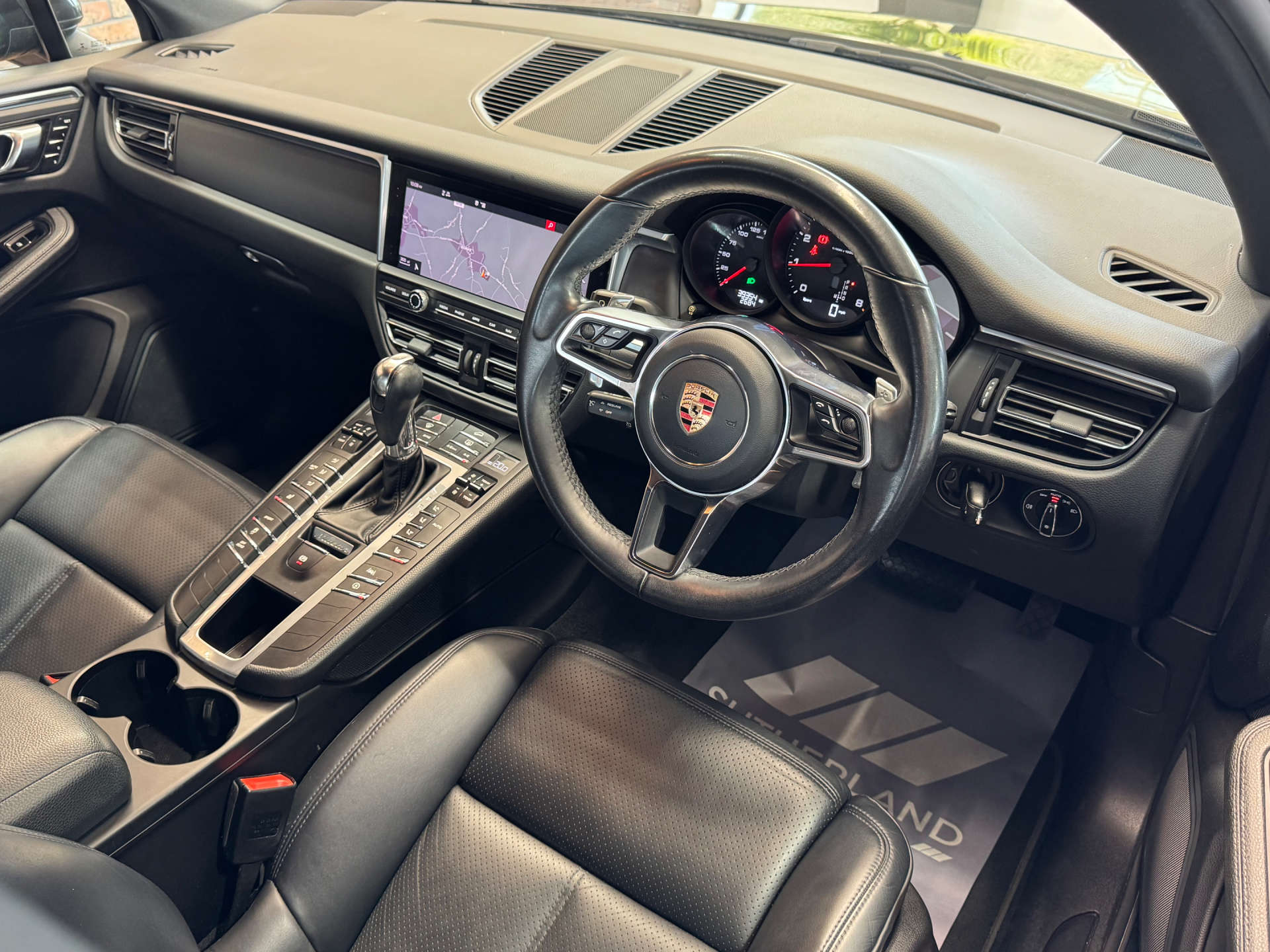 PORSCHE MACAN 2.0 Macan Semi-Auto 4WD 5dr #23