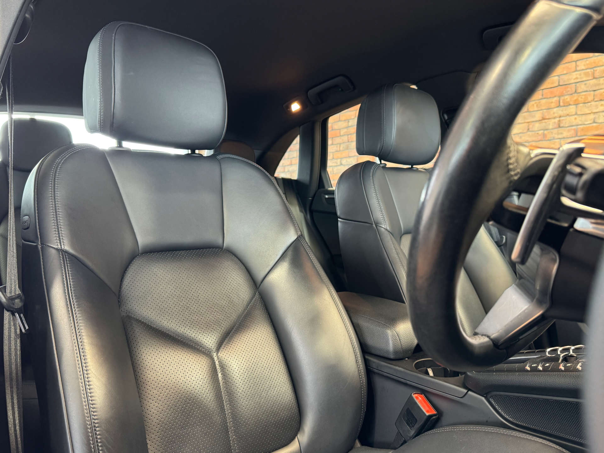 PORSCHE MACAN 2.0 Macan Semi-Auto 4WD 5dr #24