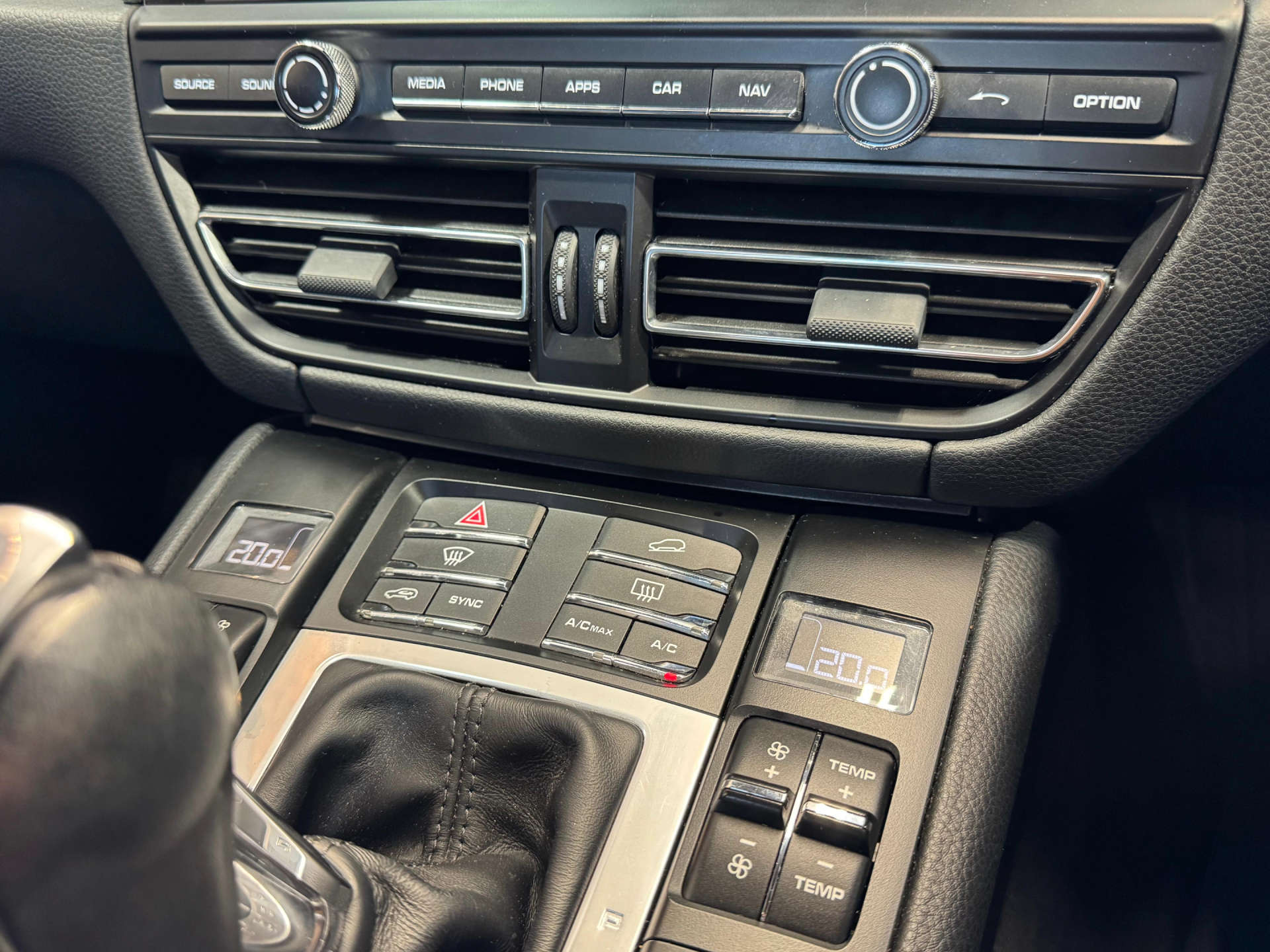 PORSCHE MACAN 2.0 Macan Semi-Auto 4WD 5dr #34