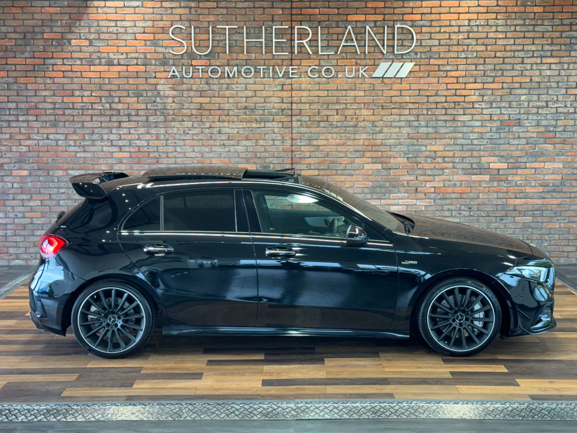 MERCEDES-BENZ A-CLASS 2.0 AMG A 35 4Matic Premium+ Auto 4WD 5dr #3