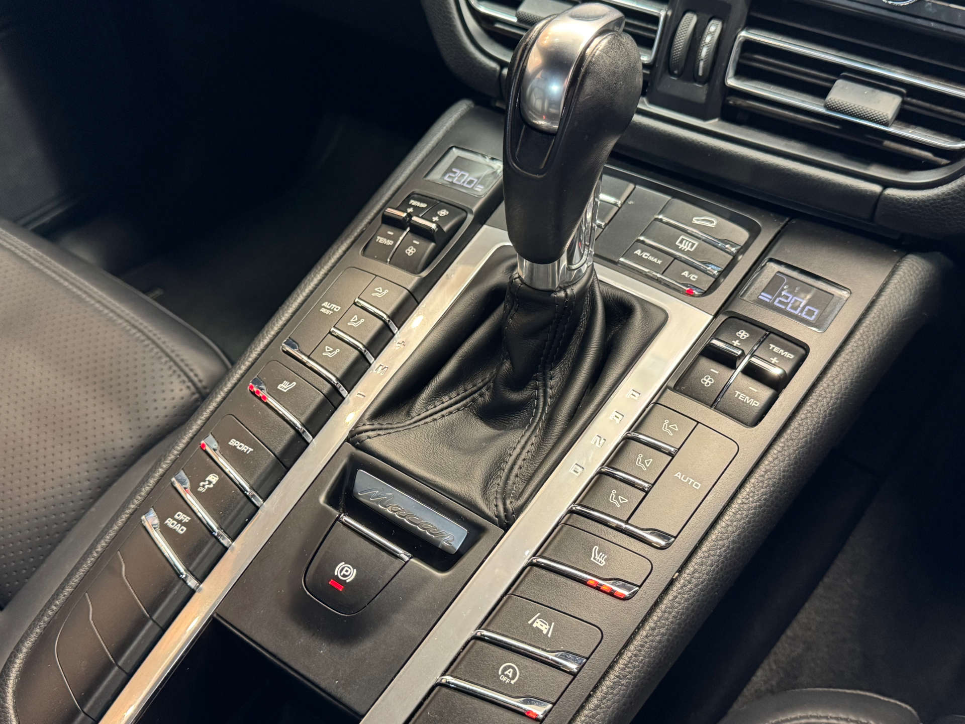 PORSCHE MACAN 2.0 Macan Semi-Auto 4WD 5dr #31
