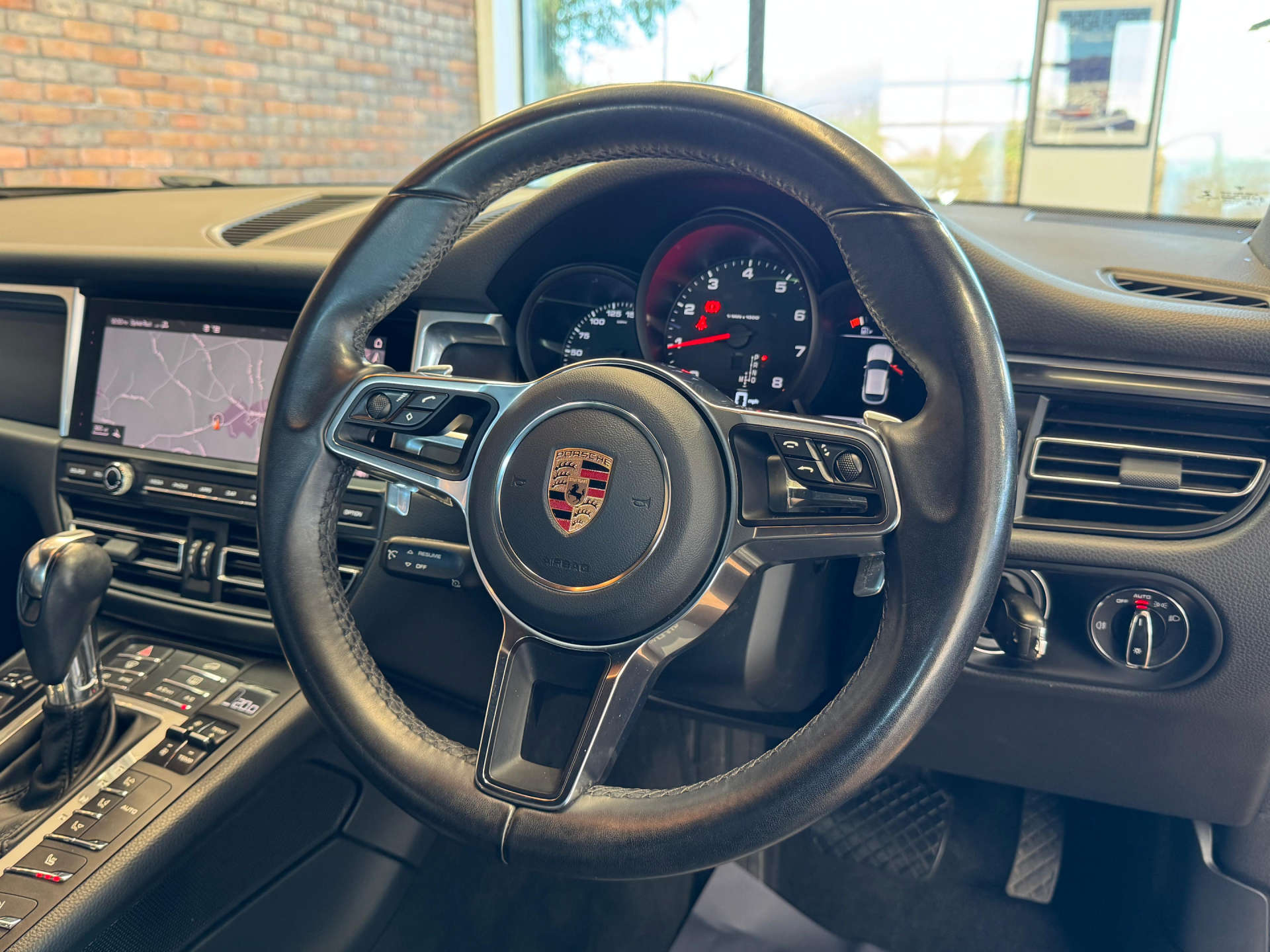 PORSCHE MACAN 2.0 Macan Semi-Auto 4WD 5dr #46