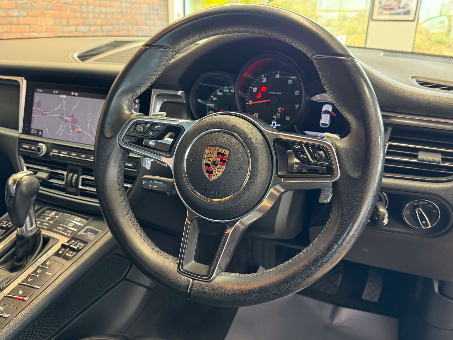 PORSCHE MACAN 2.0 Macan Semi-Auto 4WD 5dr #43