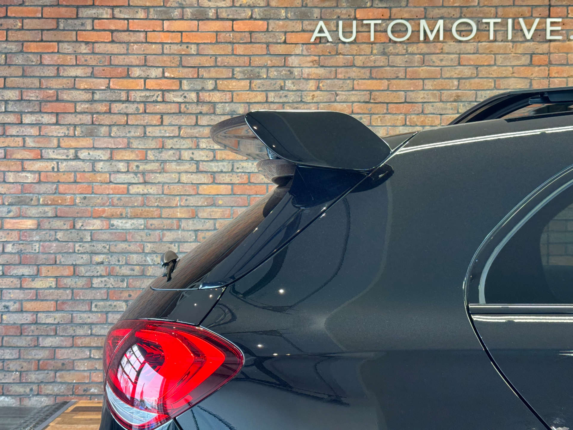 MERCEDES-BENZ A-CLASS 2.0 AMG A 35 4Matic Premium+ Auto 4WD 5dr #15