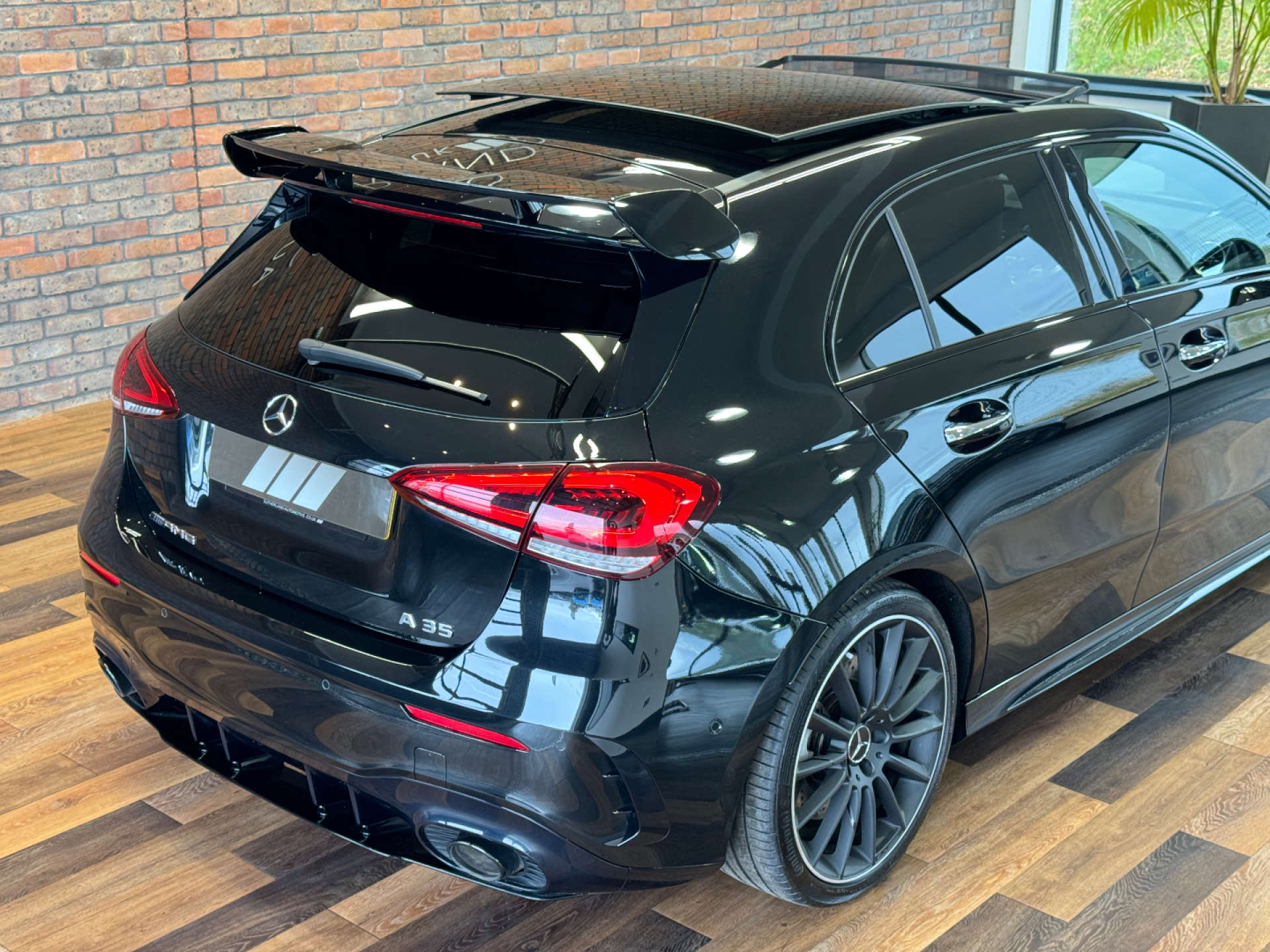 MERCEDES-BENZ A-CLASS 2.0 AMG A 35 4Matic Premium+ Auto 4WD 5dr #16