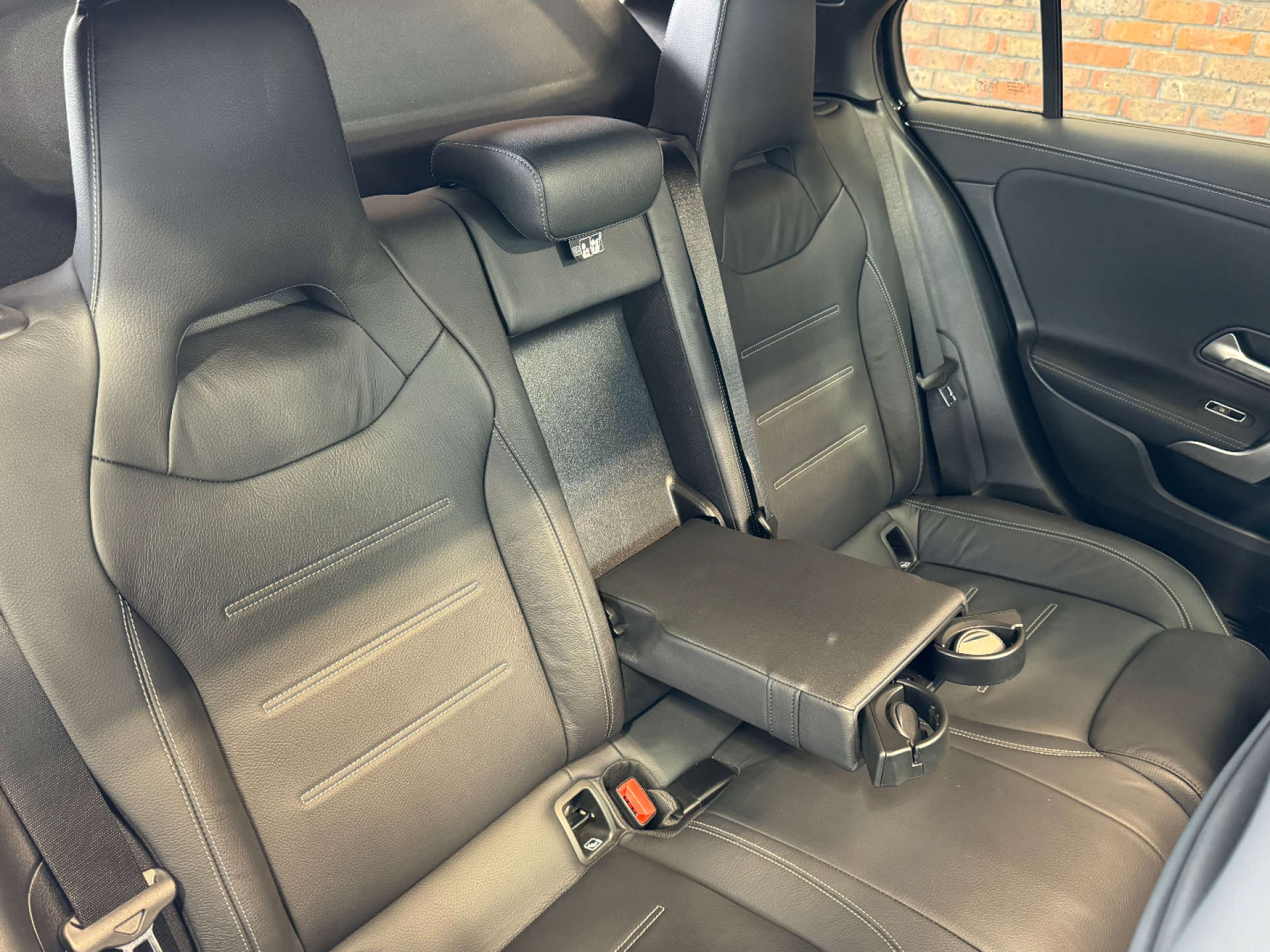 MERCEDES-BENZ A-CLASS 2.0 AMG A 35 4Matic Premium+ Auto 4WD 5dr #23