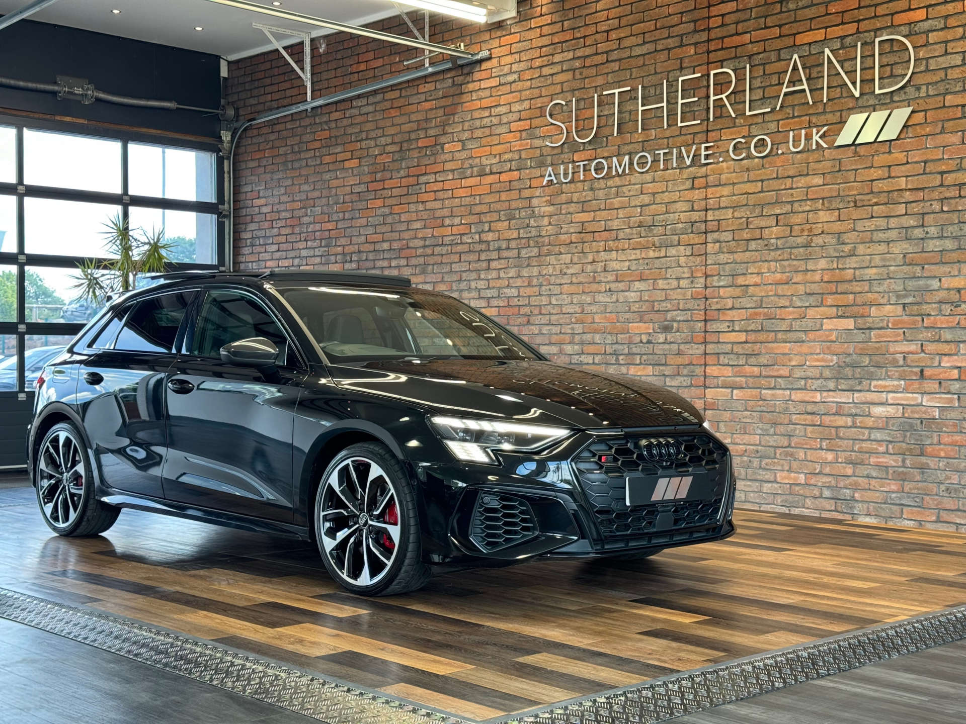 AUDI A3 2.0 S3 Sportback Vorsprung TFSI Quattro Semi-Auto 4WD 5dr #4