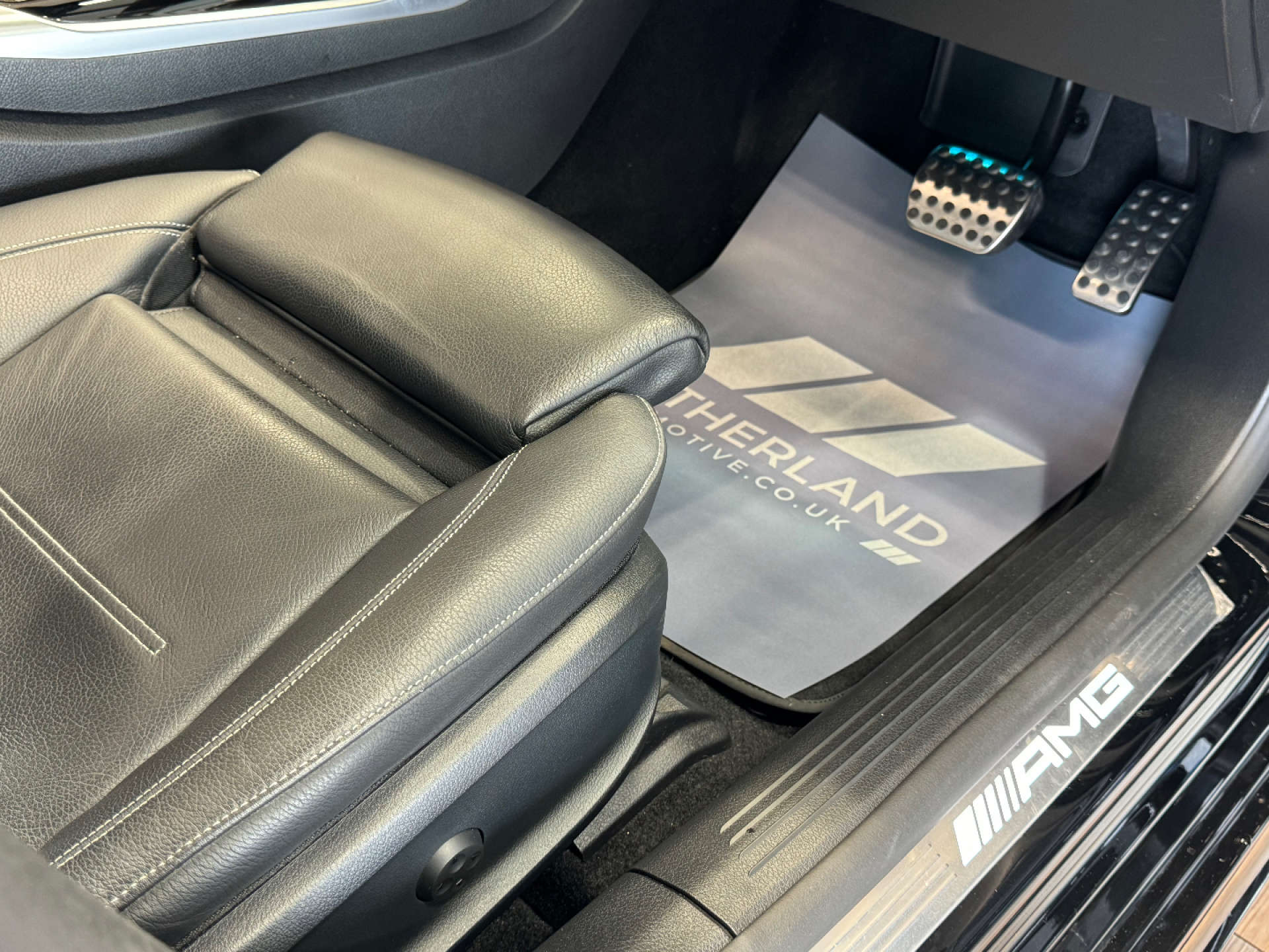 MERCEDES-BENZ A-CLASS 2.0 AMG A 35 4Matic Premium+ Auto 4WD 5dr #27