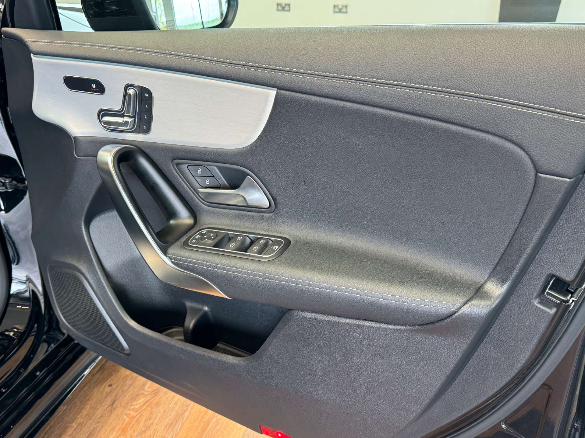 MERCEDES-BENZ A-CLASS 2.0 AMG A 35 4Matic Premium+ Auto 4WD 5dr #28