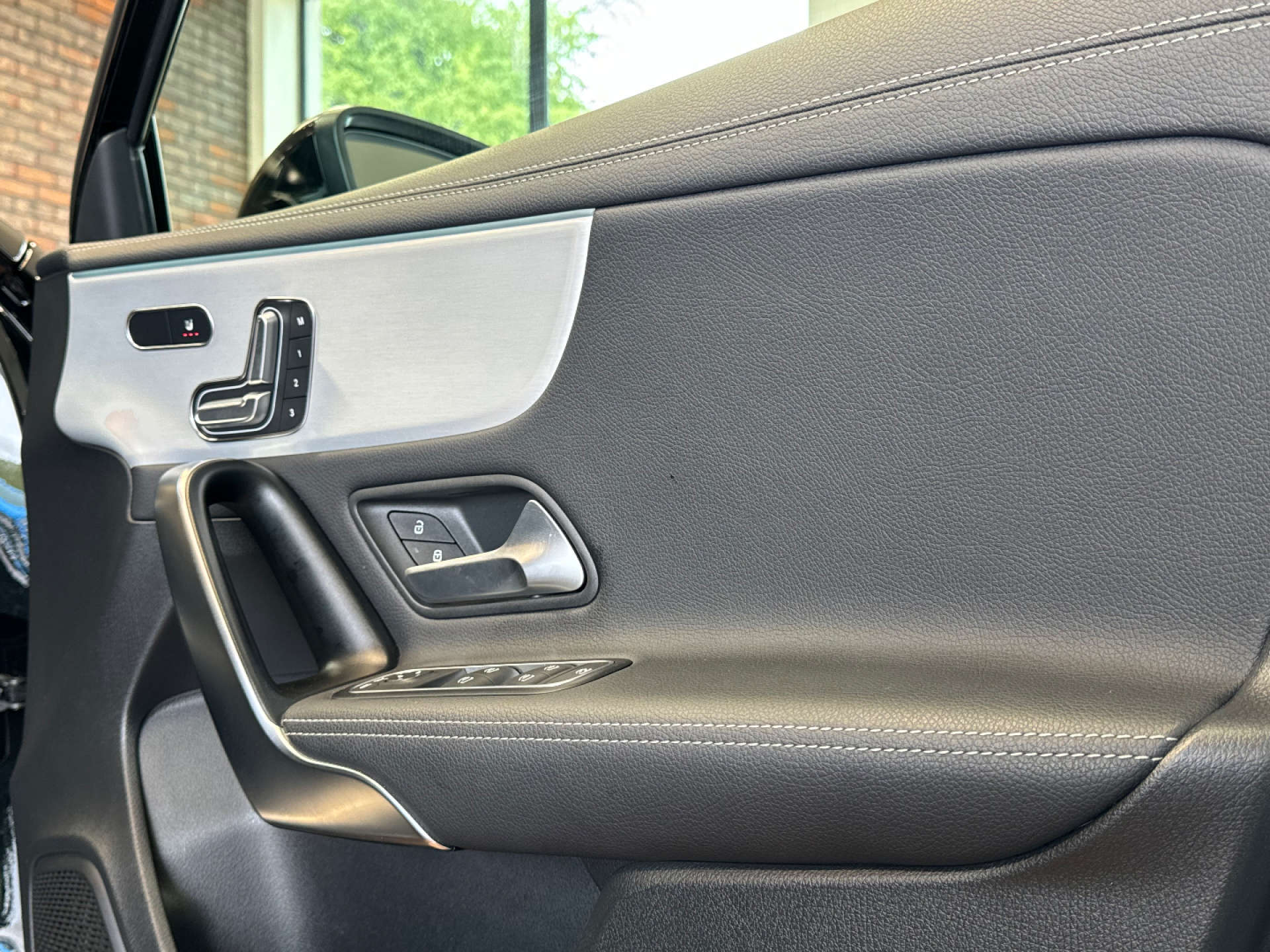 MERCEDES-BENZ A-CLASS 2.0 AMG A 35 4Matic Premium+ Auto 4WD 5dr #29