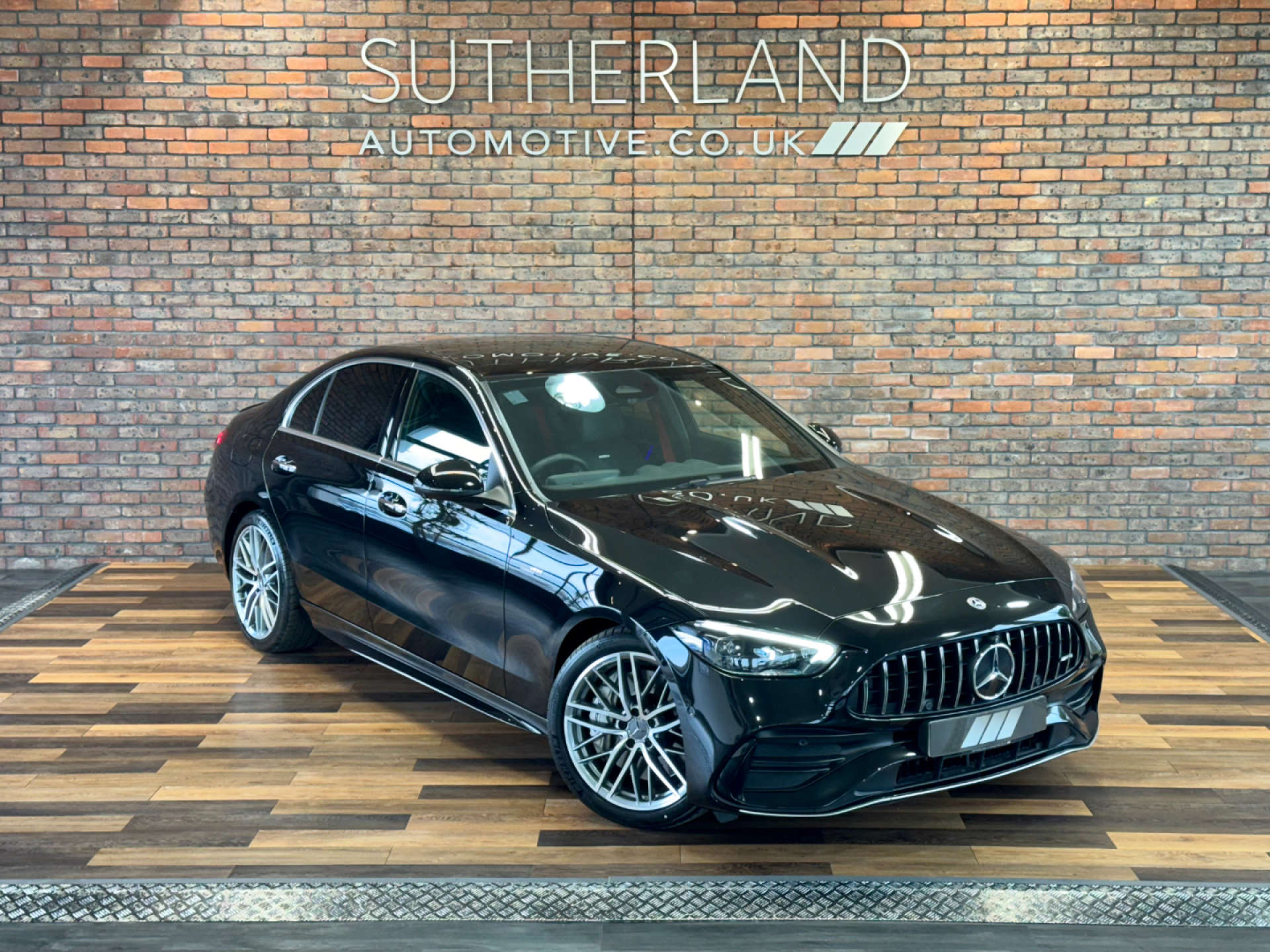 MERCEDES-BENZ C-CLASS 2.0 AMG C 43 Premium MHEV 4Matic A 4WD 4dr #1