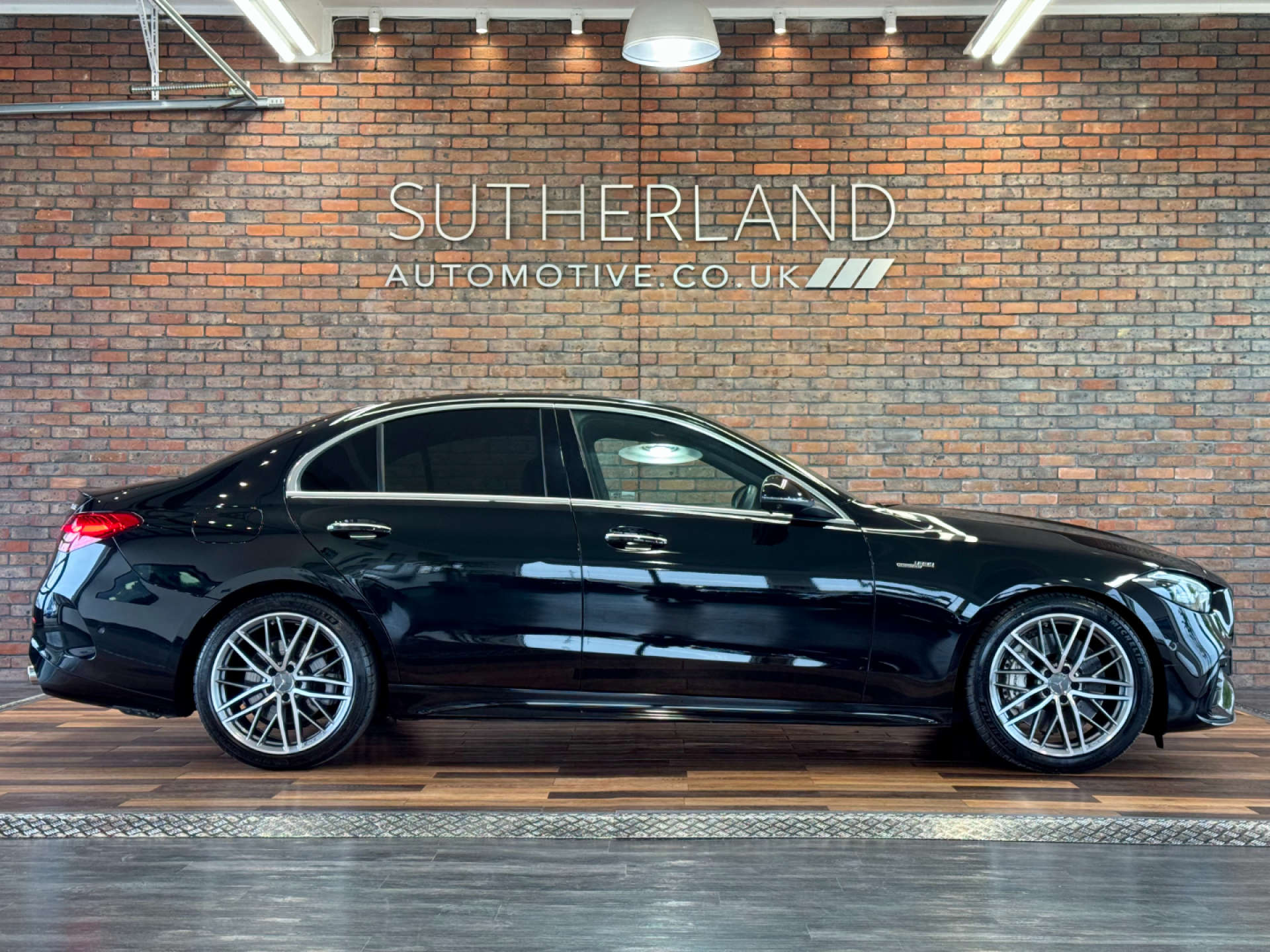 MERCEDES-BENZ C-CLASS 2.0 AMG C 43 Premium MHEV 4Matic A 4WD 4dr #2