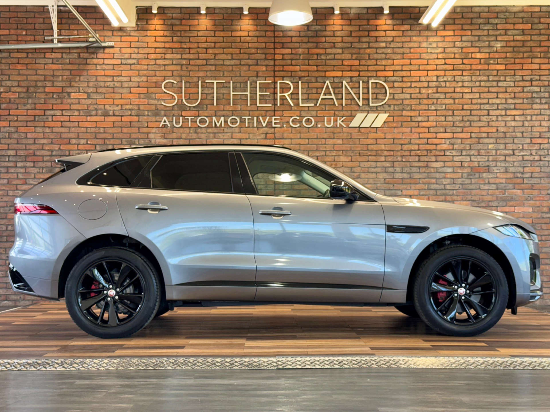 2022 Jaguar F-PACE thumbnail 3