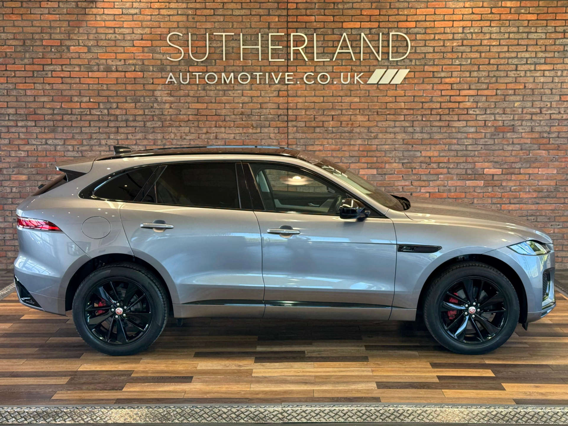 2022 Jaguar F-PACE thumbnail 4